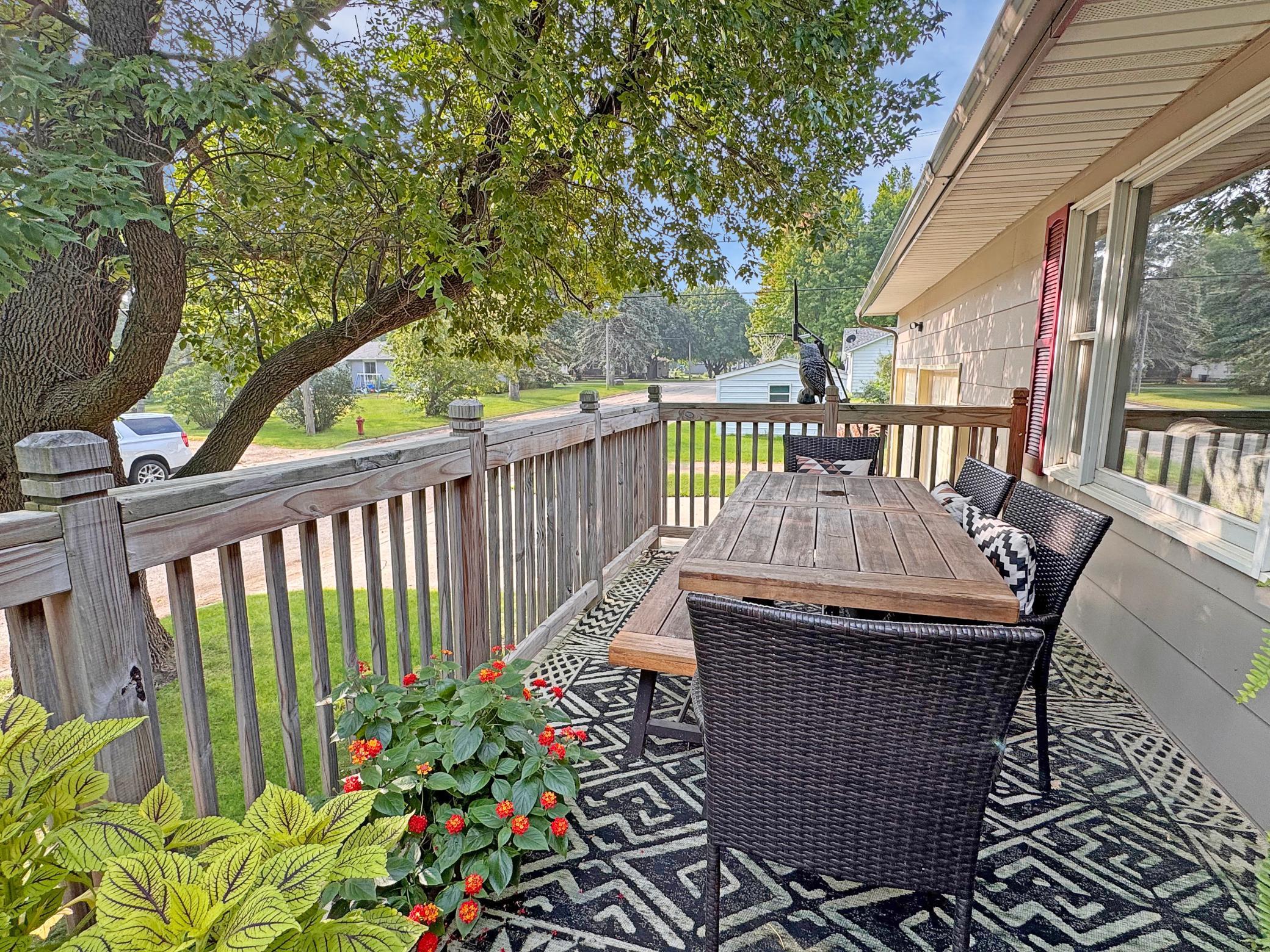 341 3rd St, Walnut Grove, MN 56180