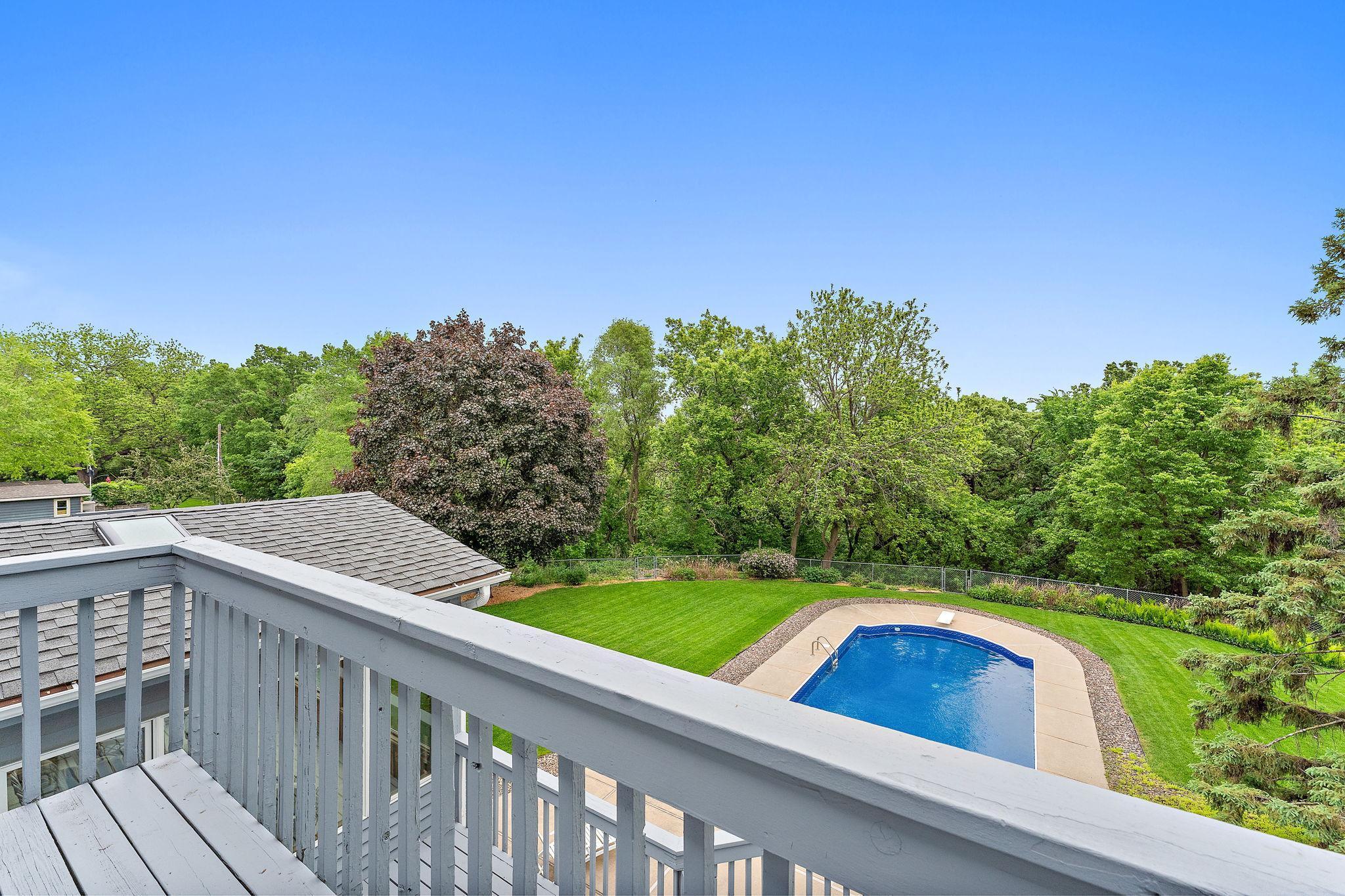 2501 W 112th St, Bloomington, MN 55431