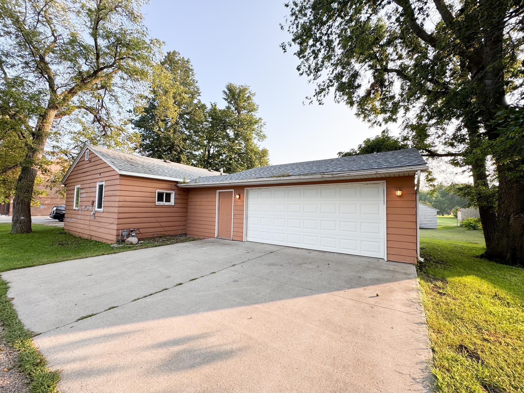 1020 4th Ave, Brewster, MN 56119