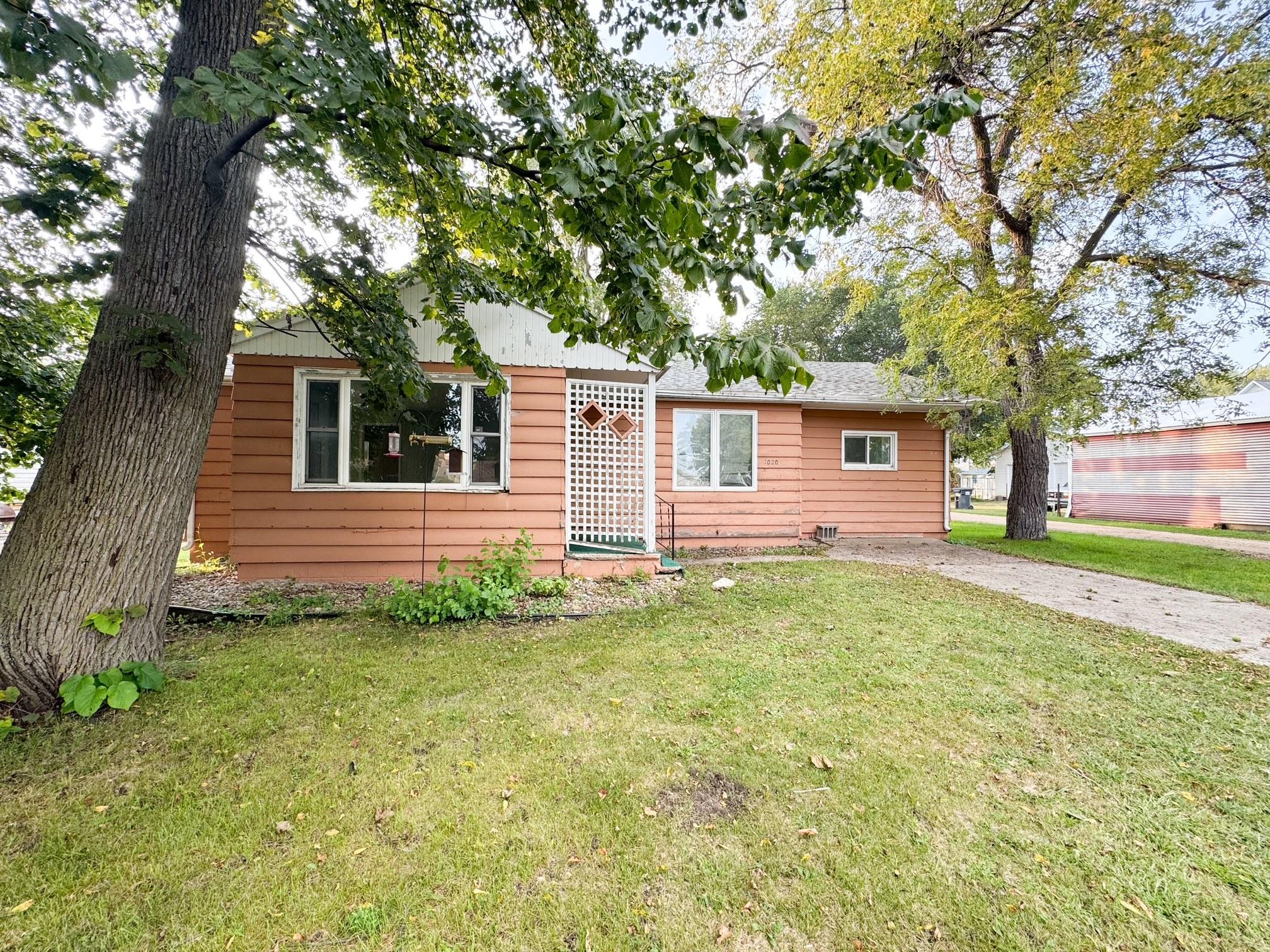1020 4th Ave, Brewster, MN 56119
