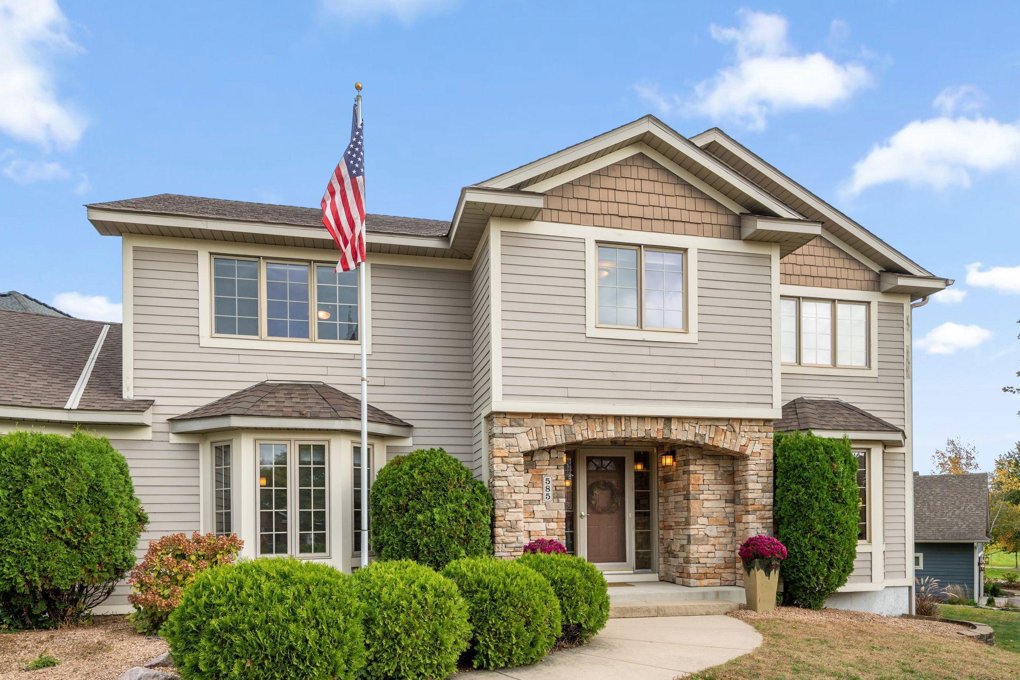 585 High Ridge Cir, Mendota Heights, MN 55118