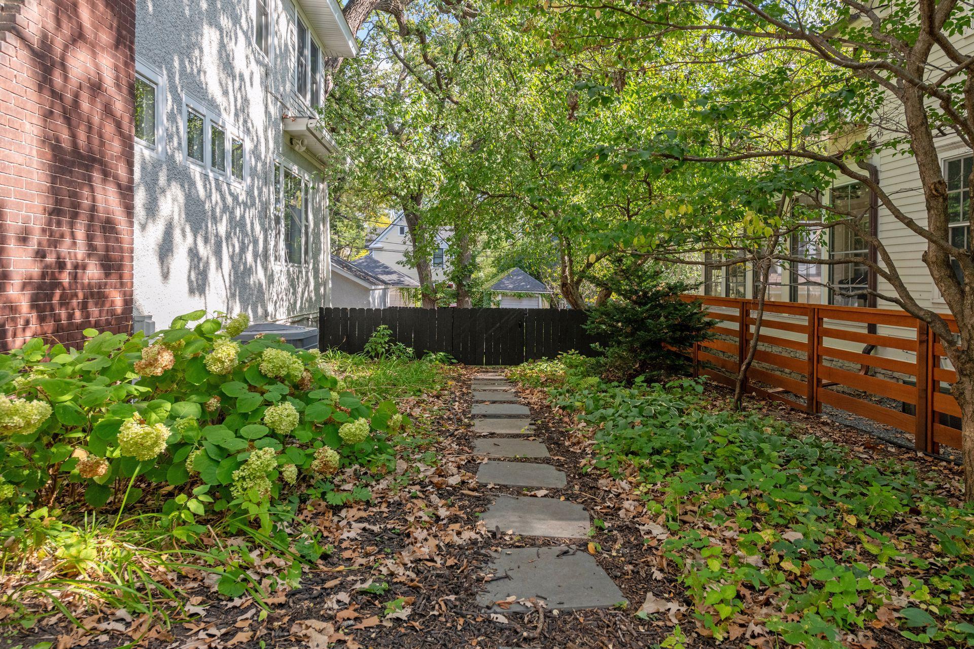 2855 Irving Ave S, Minneapolis, MN 55408