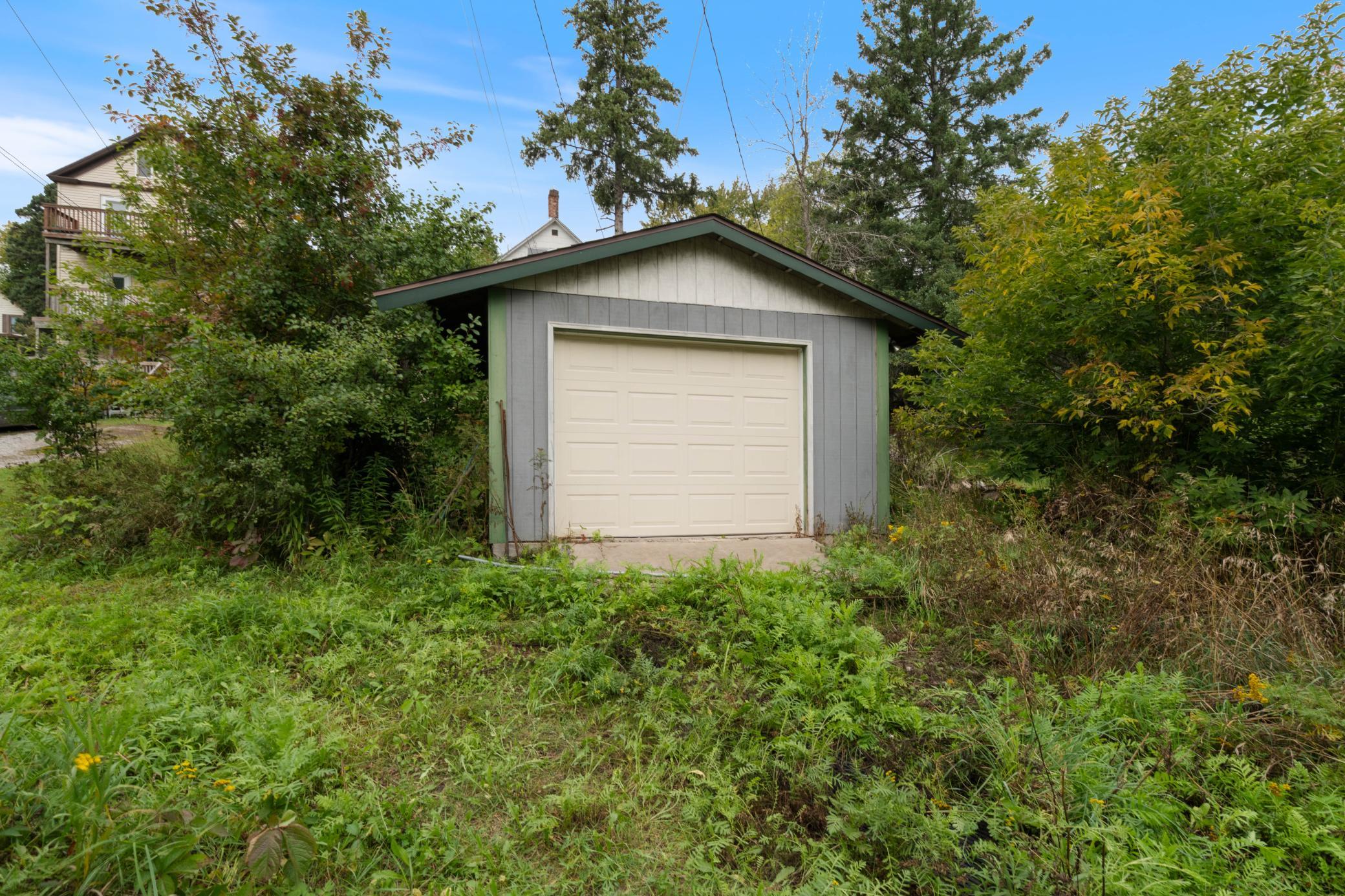 1016 E 7th St, Duluth, MN 55805