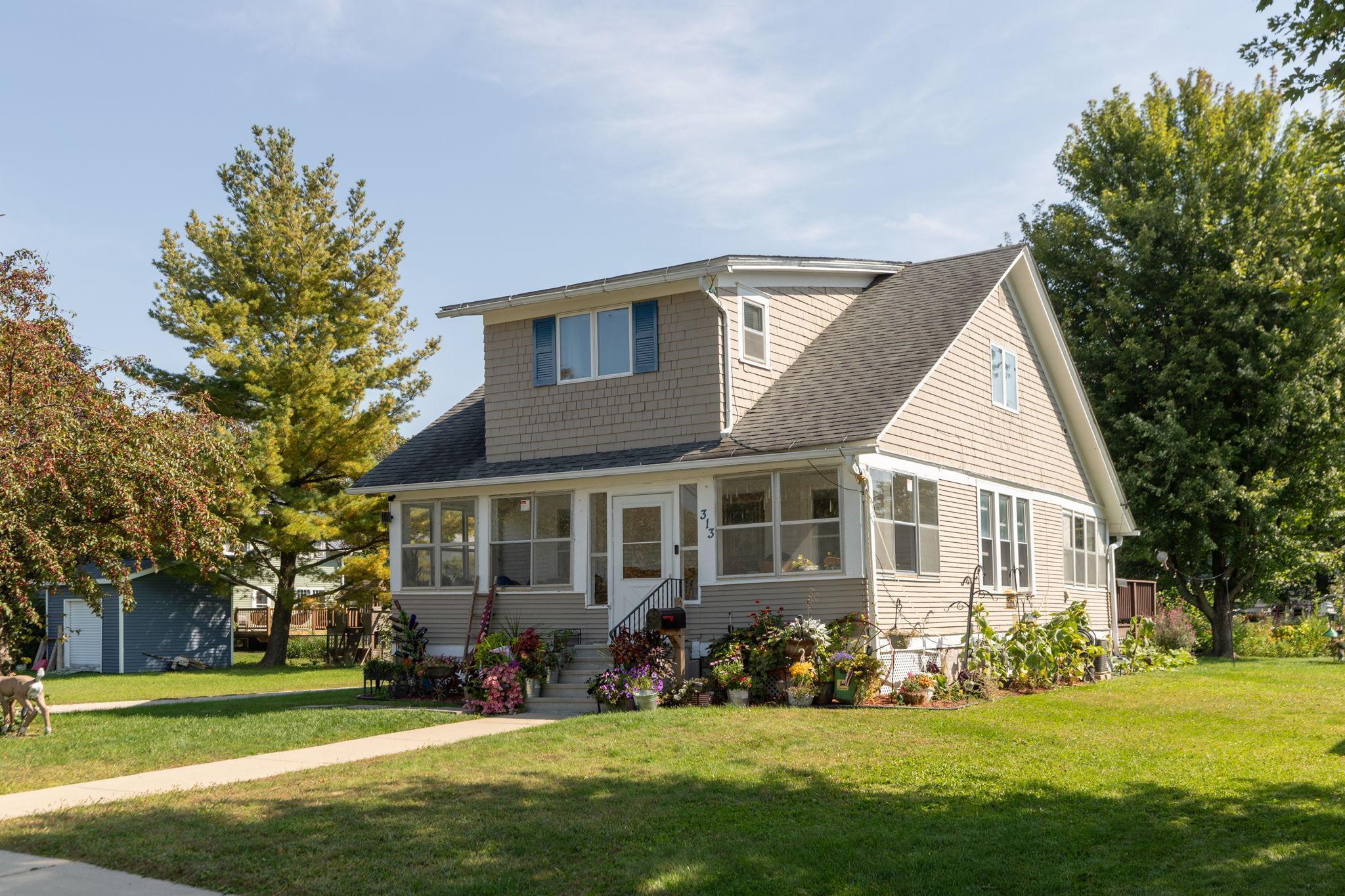 313 N Hudson Ave, Spring Valley, MN 55975