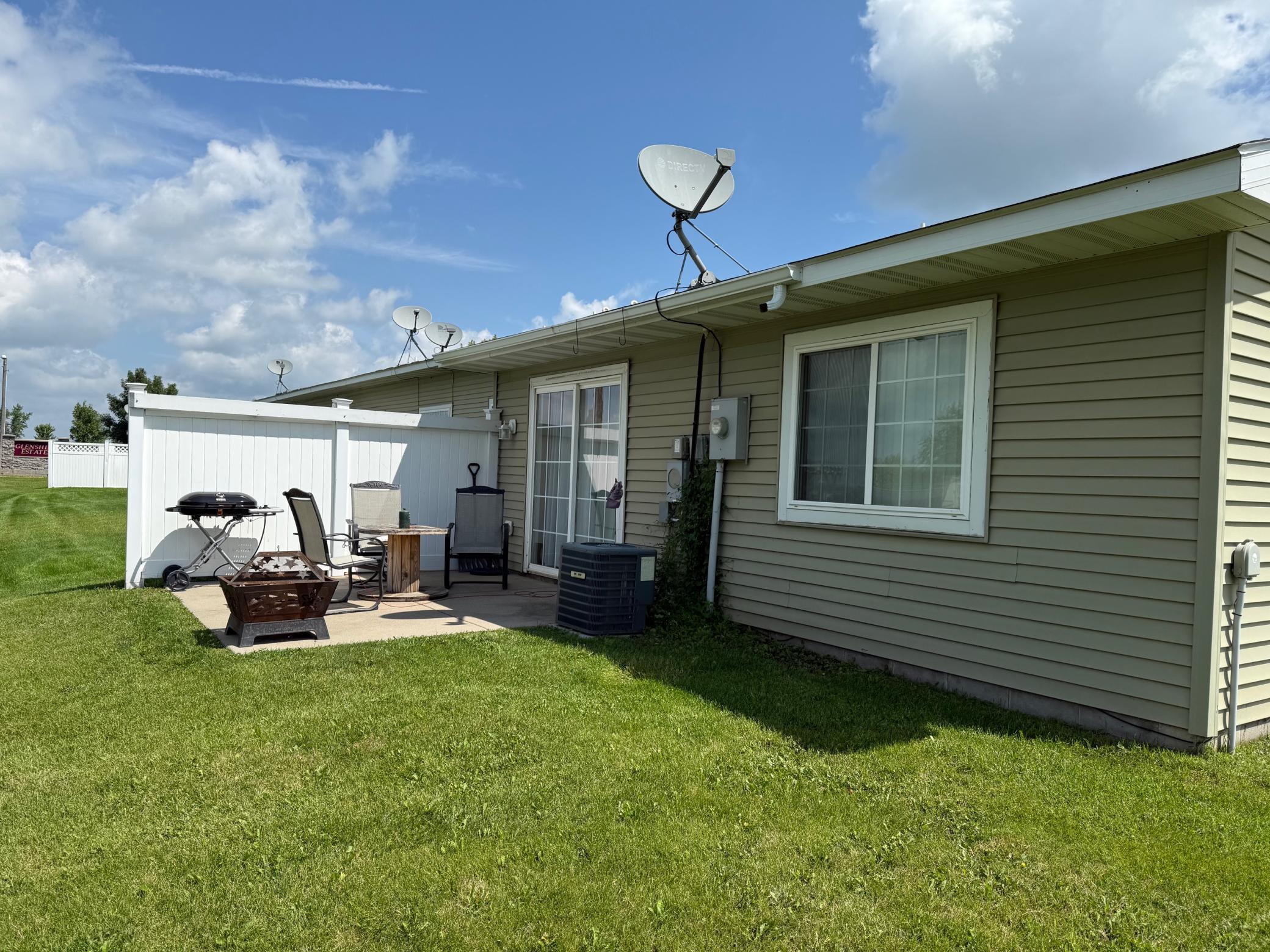 106 Glenshire Blvd S, Watkins, MN 55389