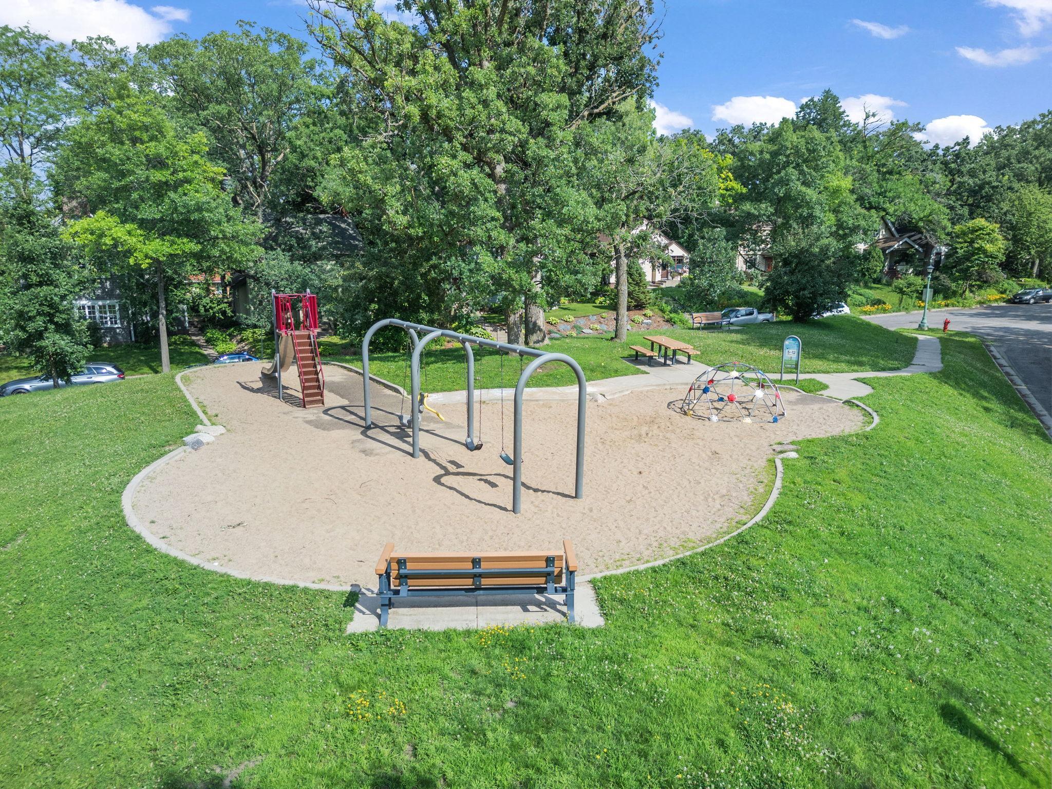 1511 Branston St, Saint Paul, MN 55108