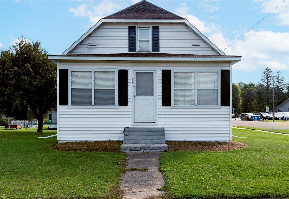 100 Grover St N, Ridgeland, WI 54763