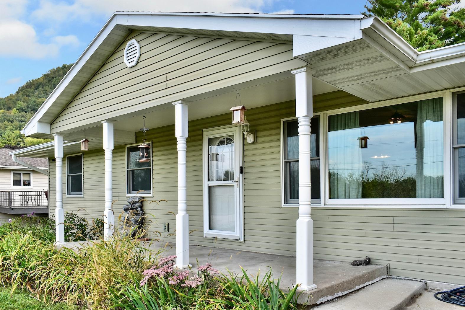 1244 Fountain St, Fountain City, WI 54629