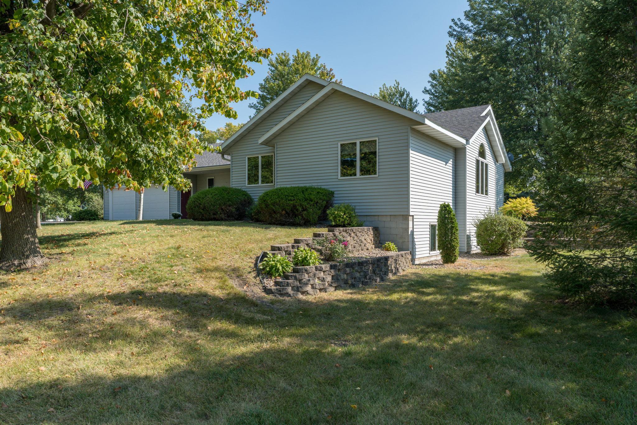 5 3rd St, Easton, MN 56025