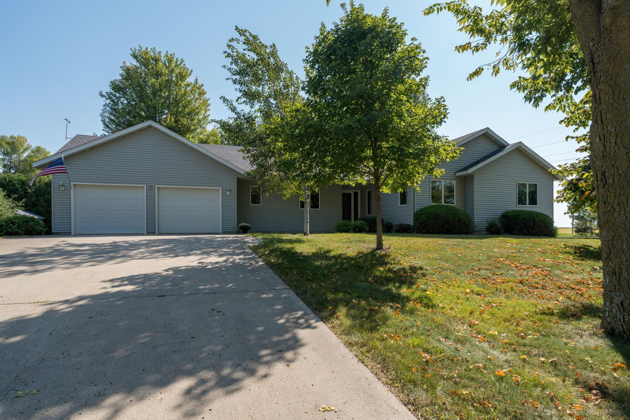 5 3rd St, Easton, MN 56025