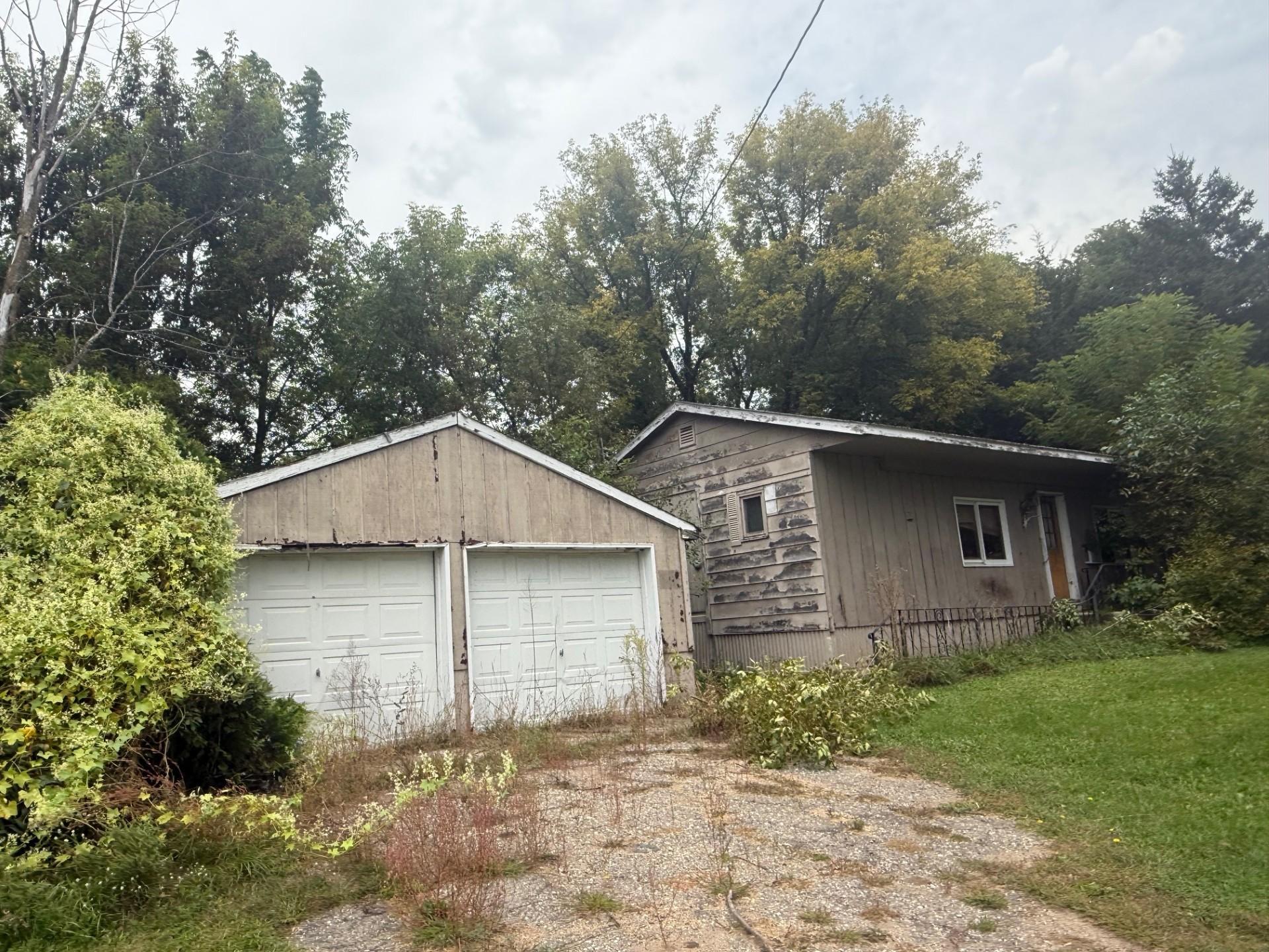 109 E 6th St, Randall, MN 56475