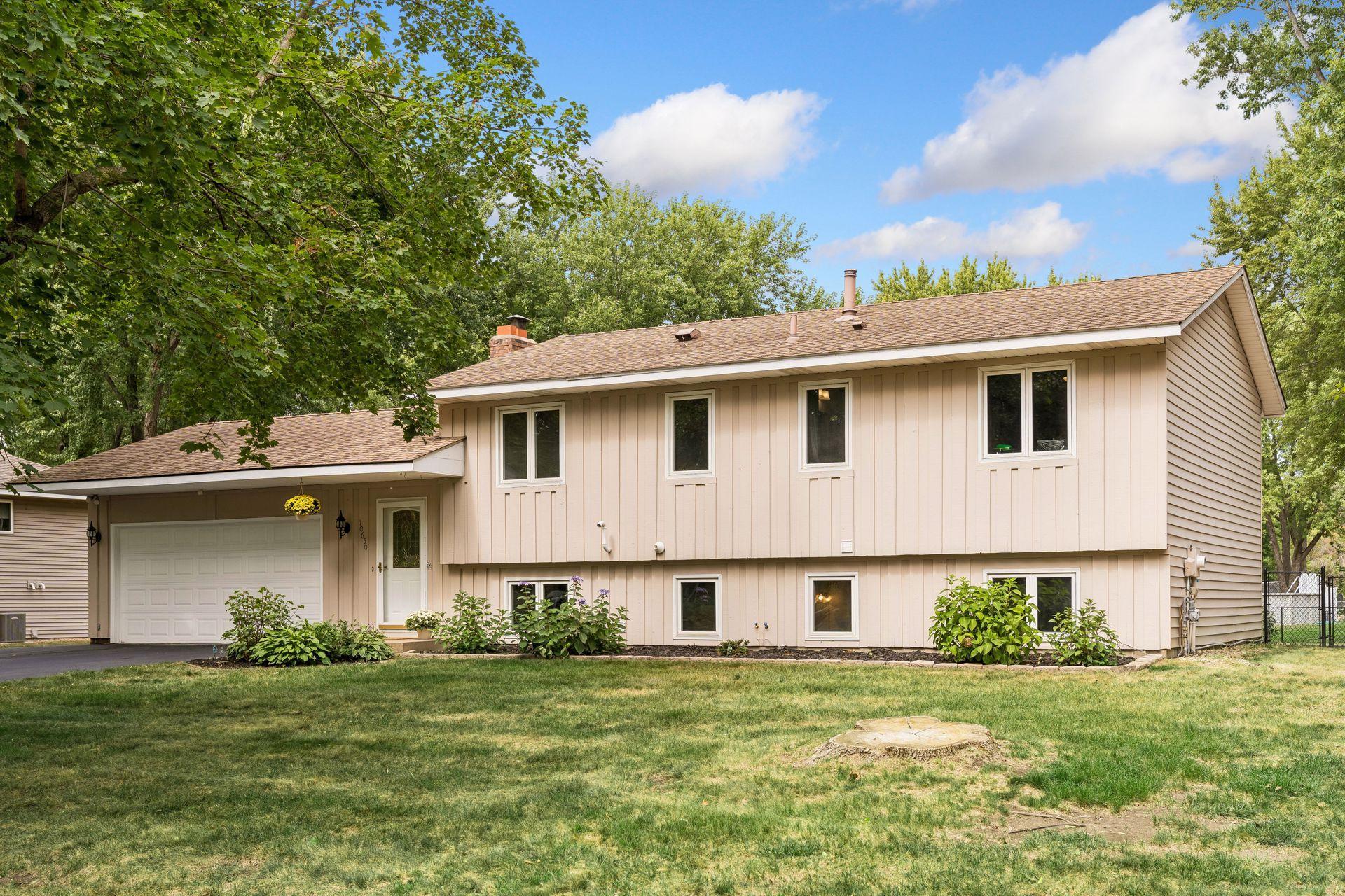 10650 105th Ave N, Maple Grove, MN 55369
