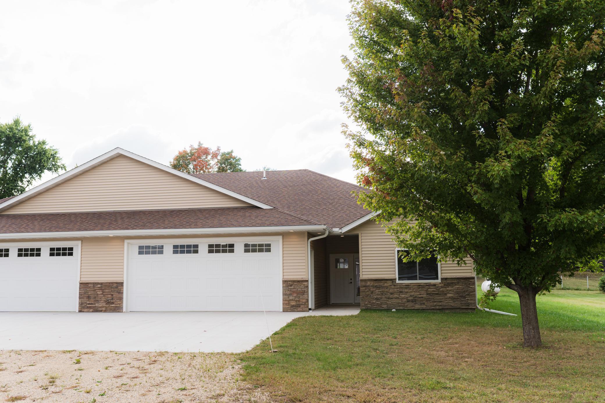 347 5th Ave NE, Mazeppa, MN 55956