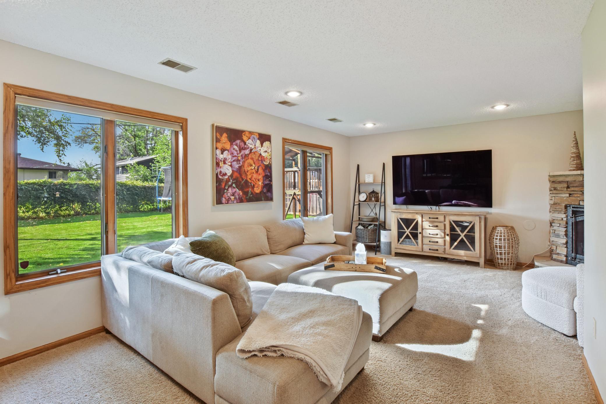 2053 Theresa St, Mendota Heights, MN 55120