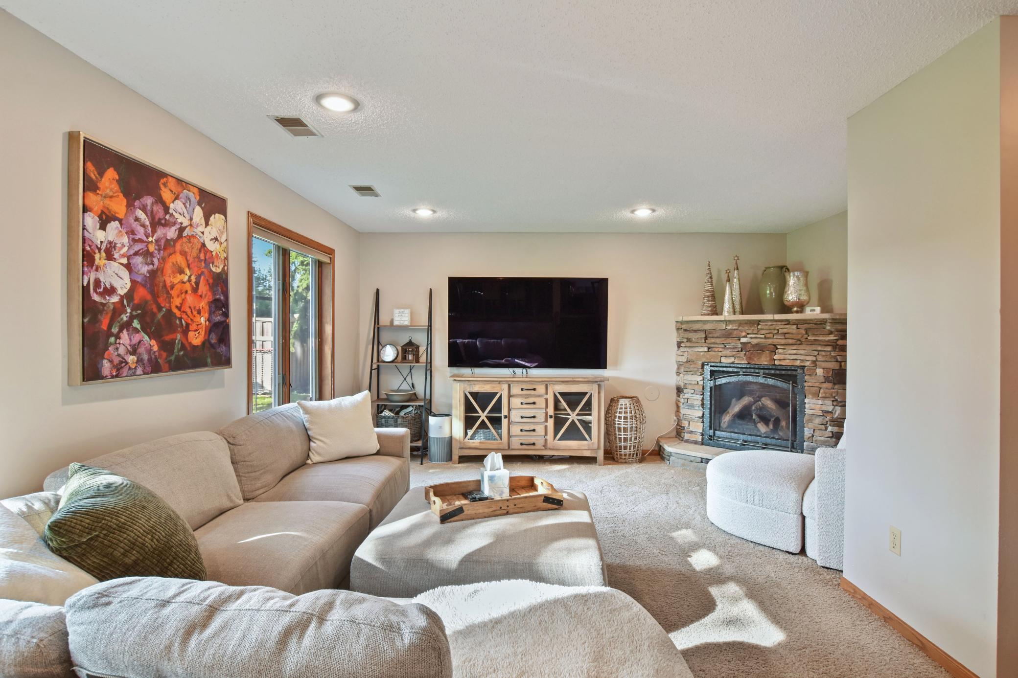 2053 Theresa St, Mendota Heights, MN 55120
