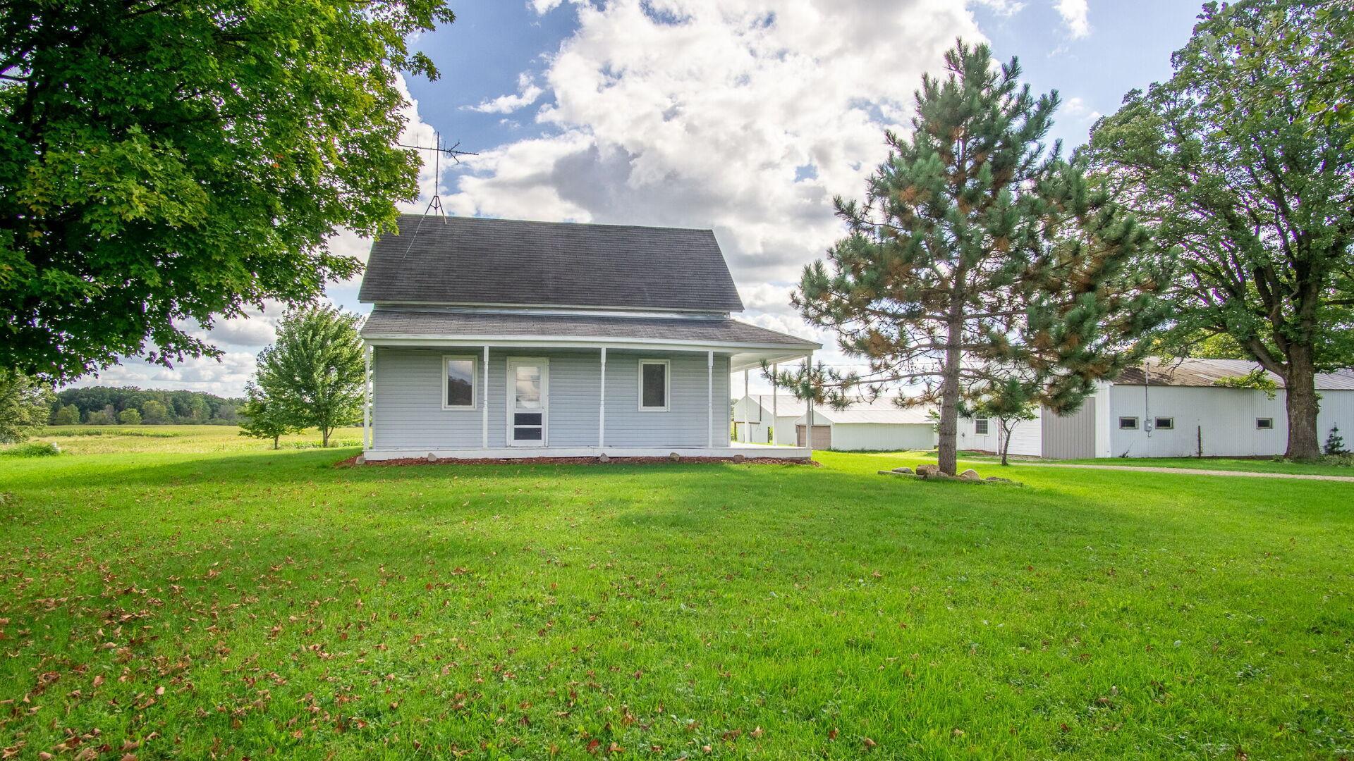230 1st Ave E, Clear Lake, WI 54005