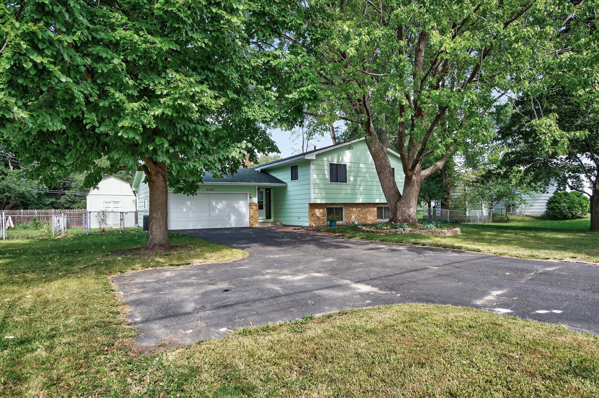 6004 69th Ave N, Brooklyn Park, MN 55429