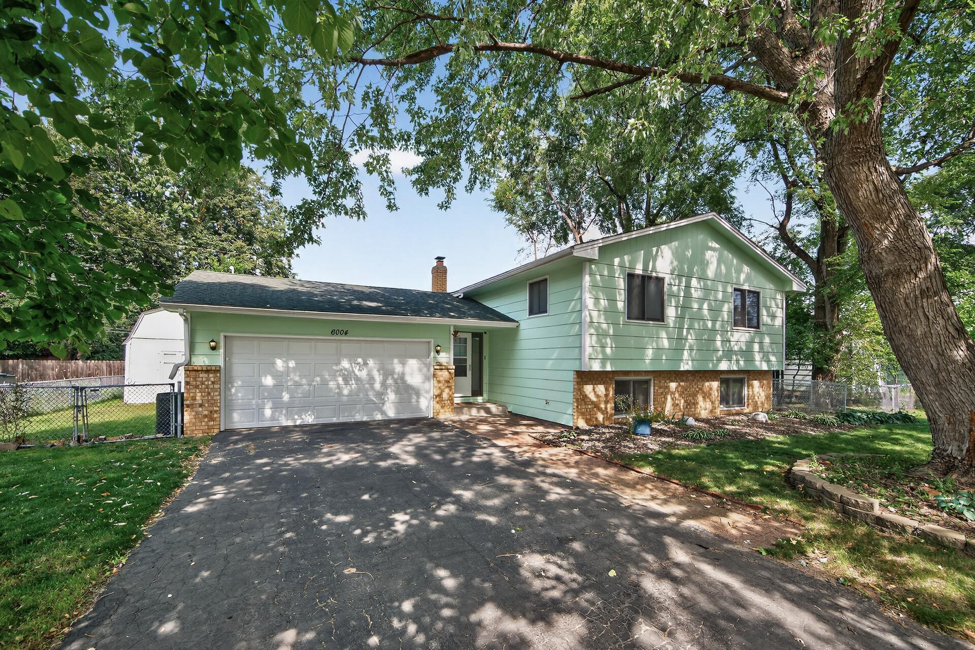 6004 69th Ave N, Brooklyn Park, MN 55429