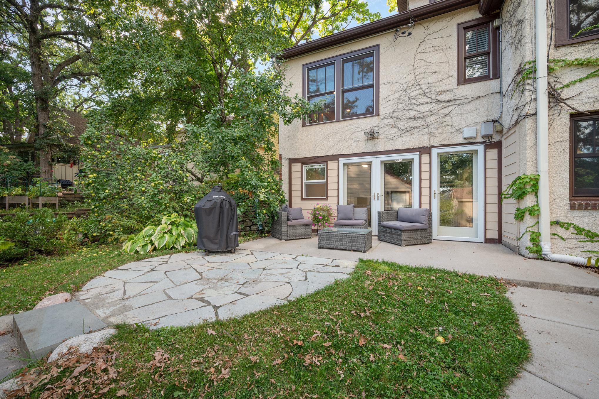 1484 Branston St, Saint Paul, MN 55108