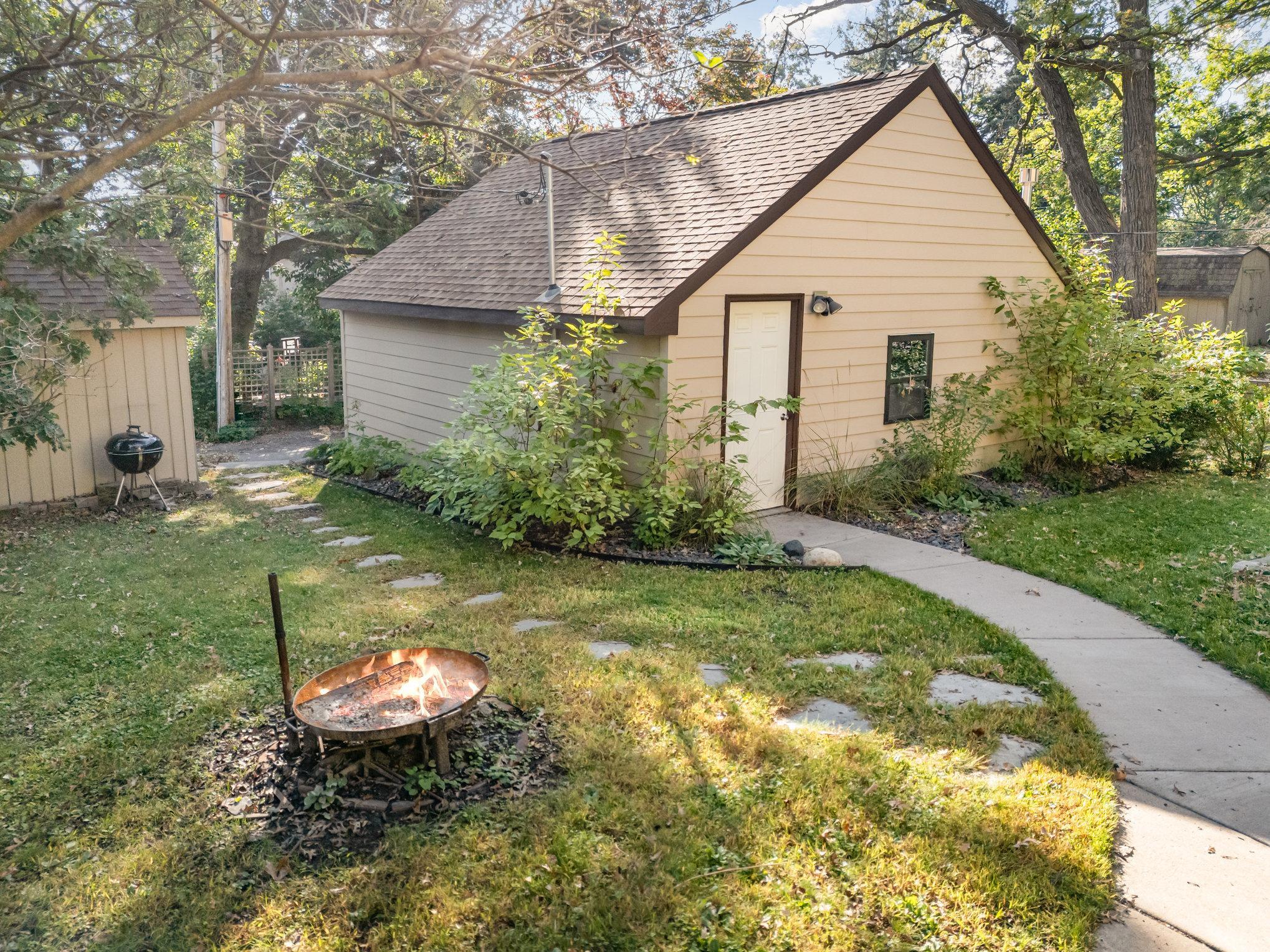 1484 Branston St, Saint Paul, MN 55108