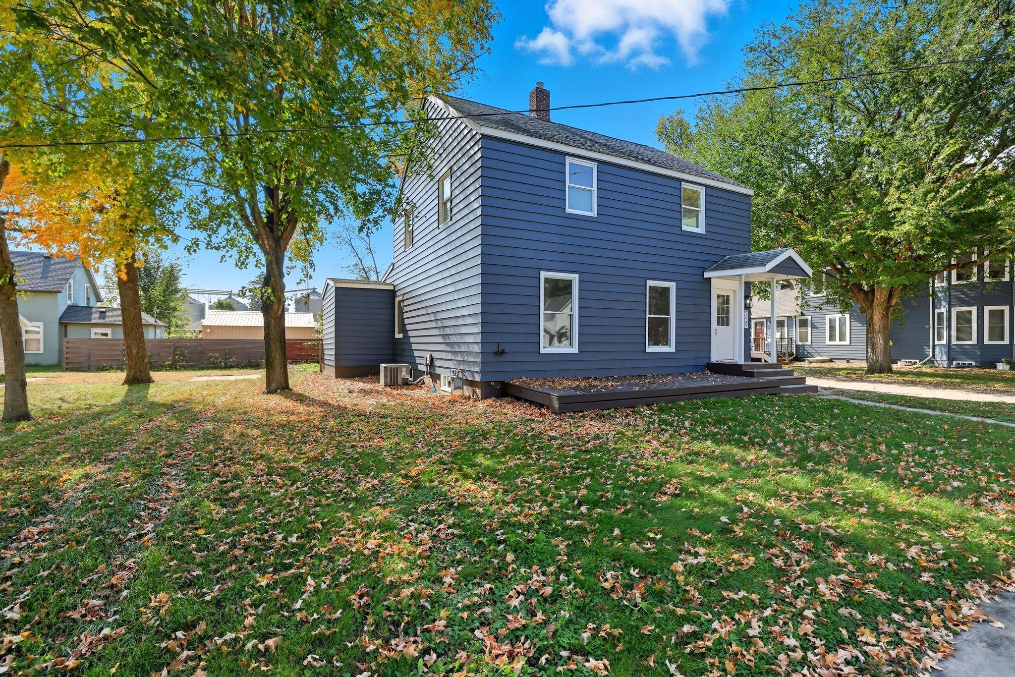 259 Cossairt Ave W, Eden Valley, MN 55329