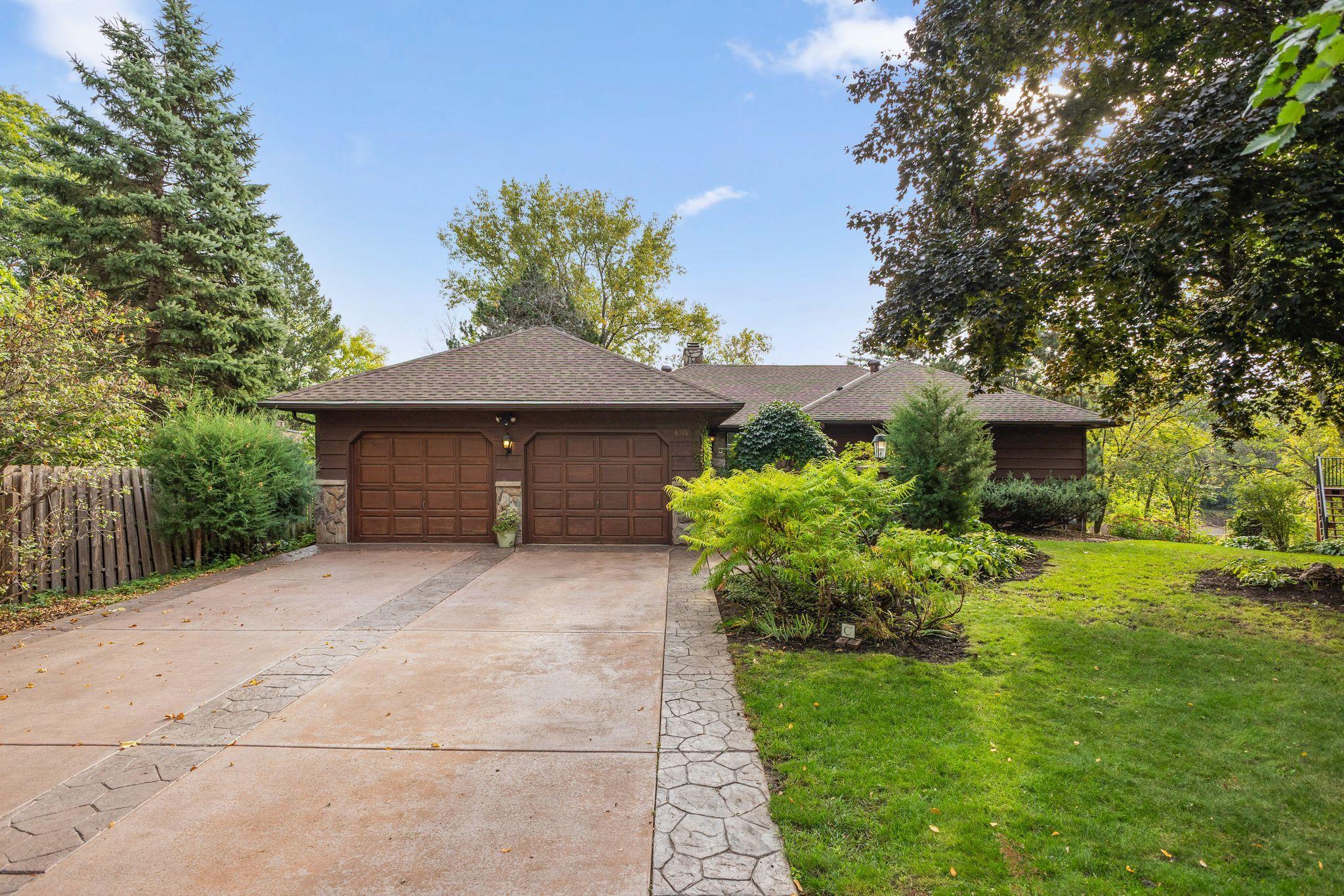 6918 Willow Ln, Brooklyn Center, MN 55430