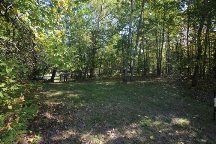 25849 River Rd, Cohasset, MN 55721