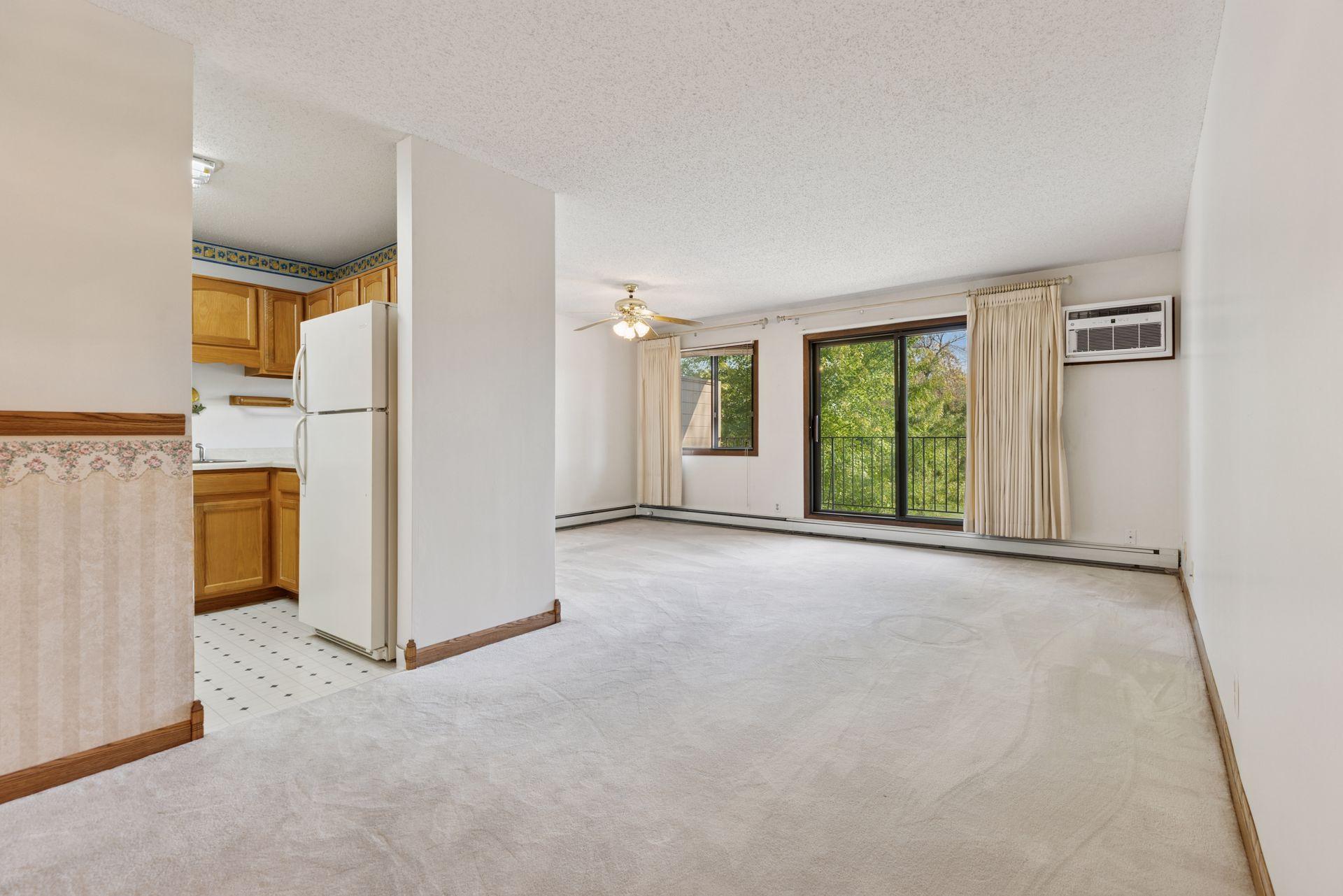 5697 Green Circle Dr #219, Minnetonka, MN 55343