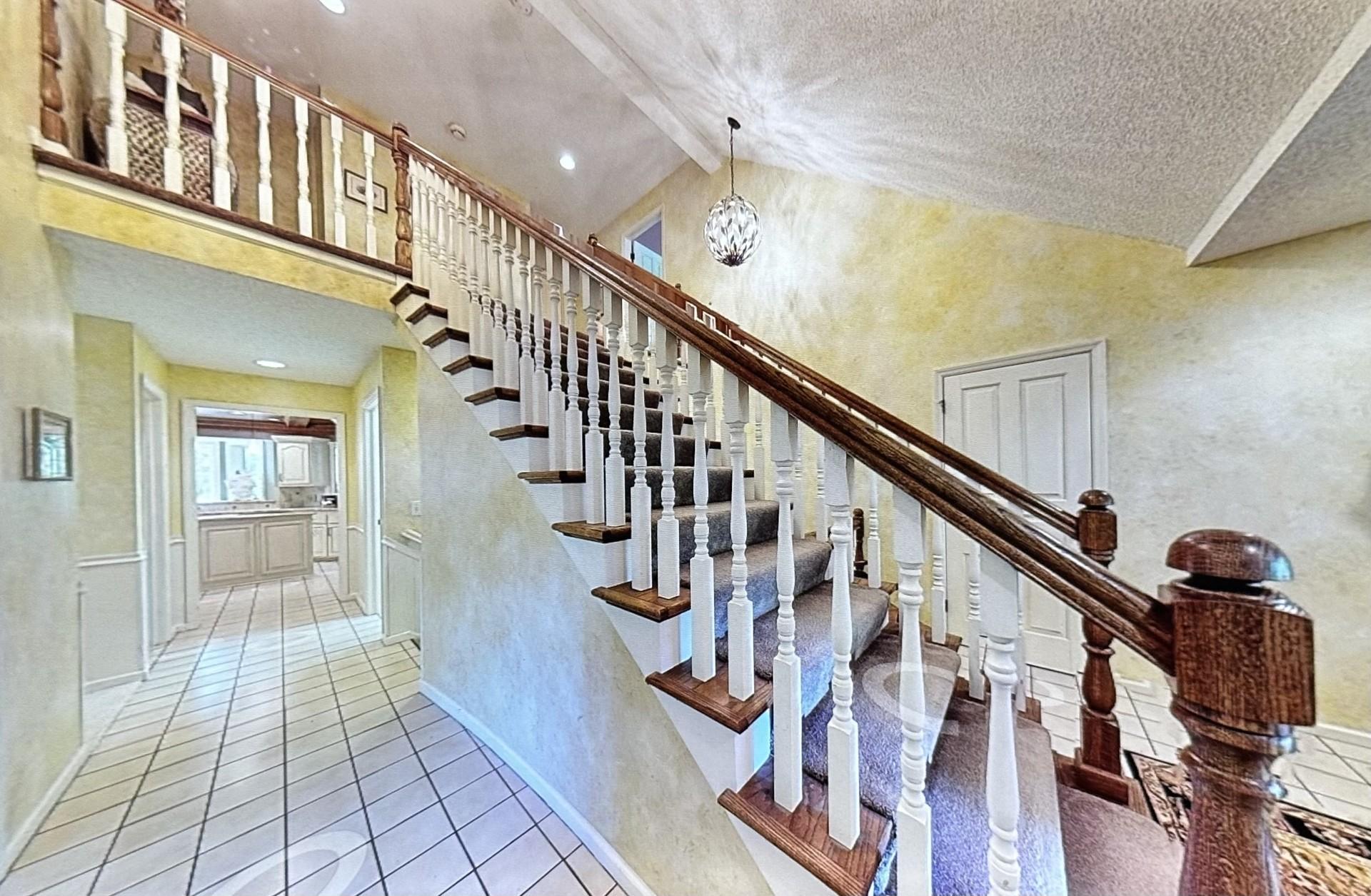 2717 Hidden Creek Ln, Minnetonka, MN 55391
