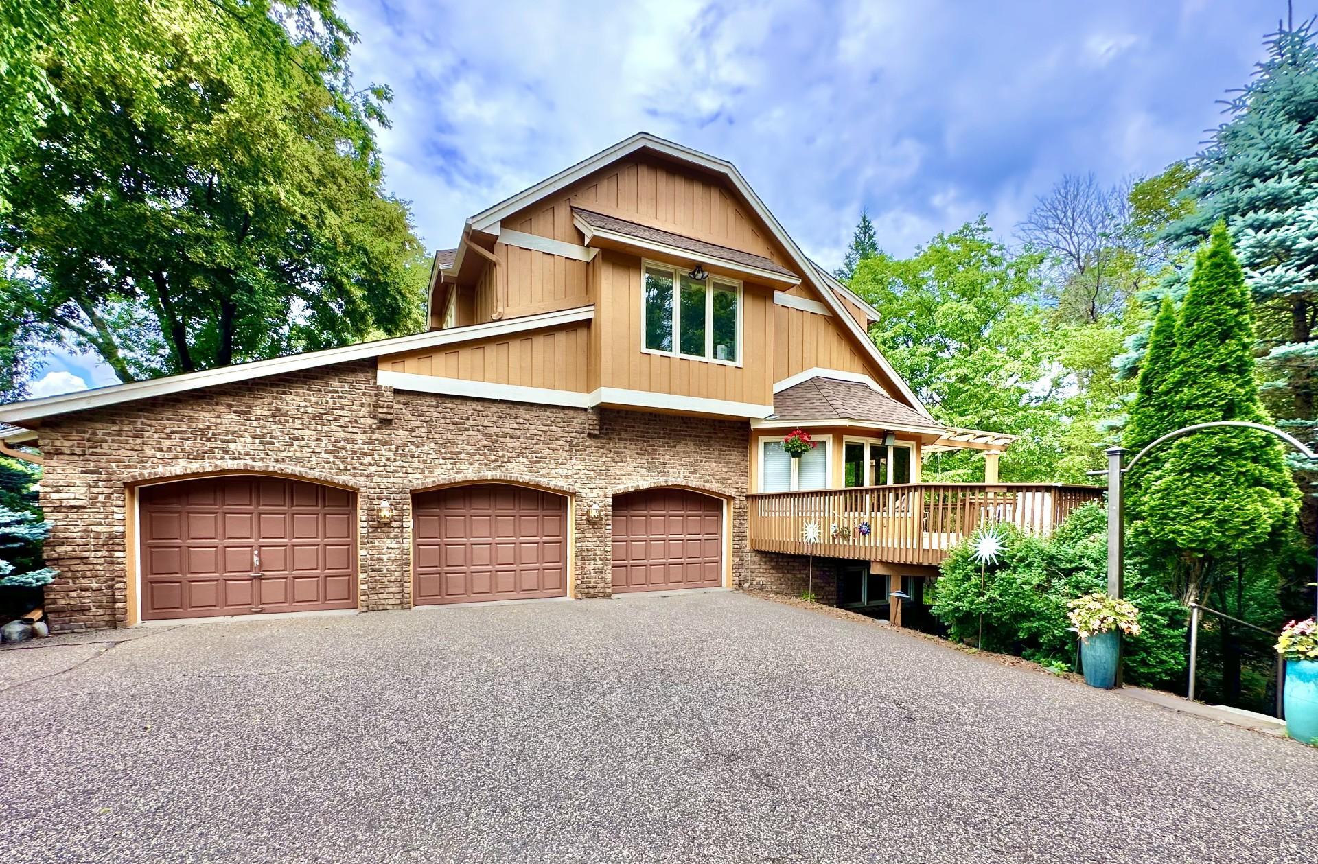 2717 Hidden Creek Ln, Minnetonka, MN 55391