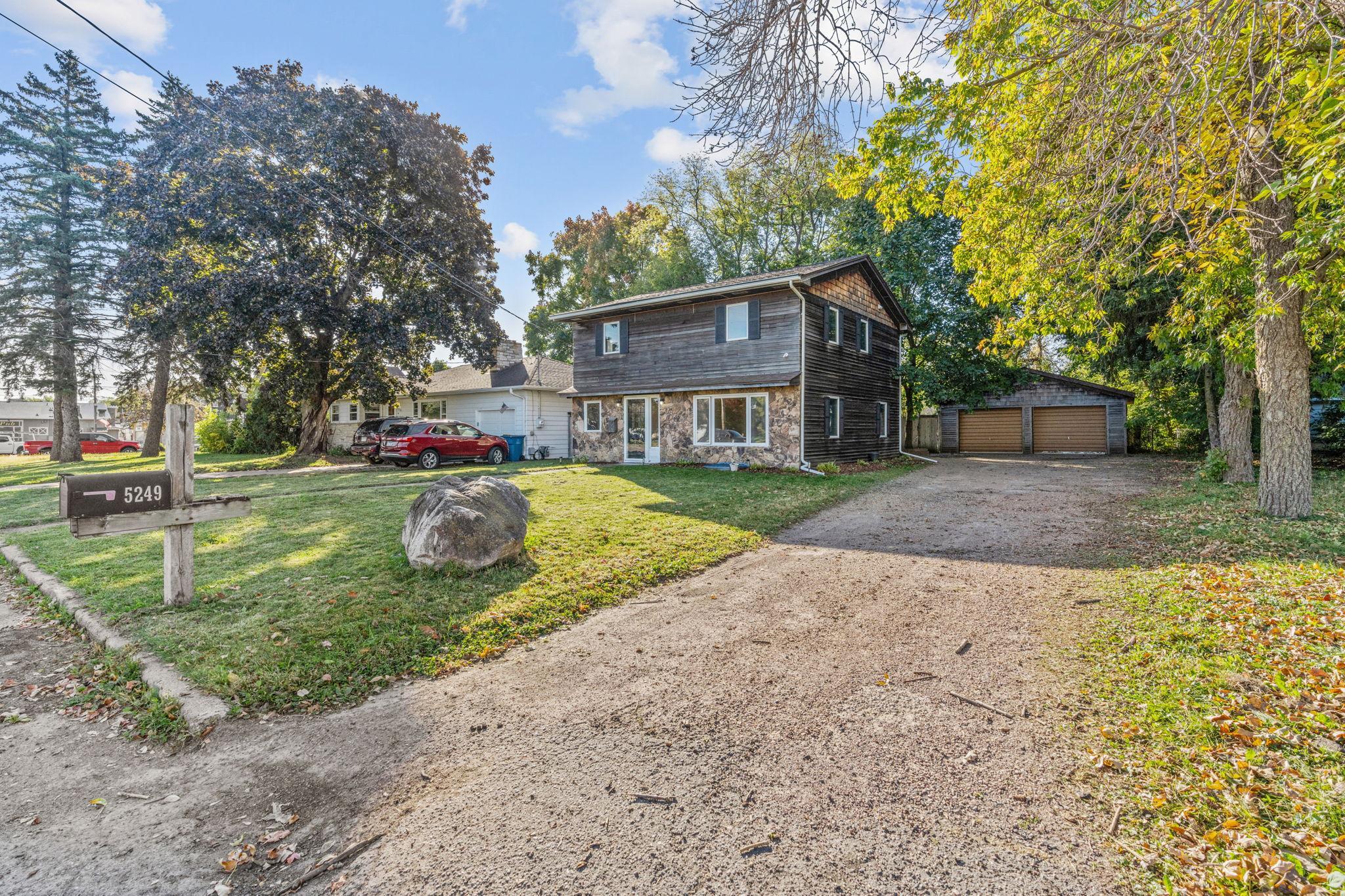 5249 Main St E, Maple Plain, MN 55359