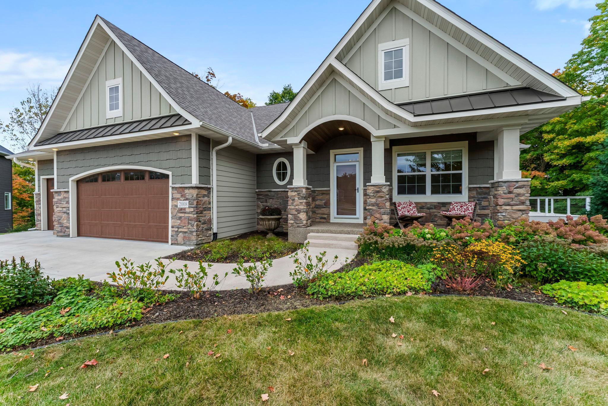 2008 Little Creek Cir, Rockford, MN 55373