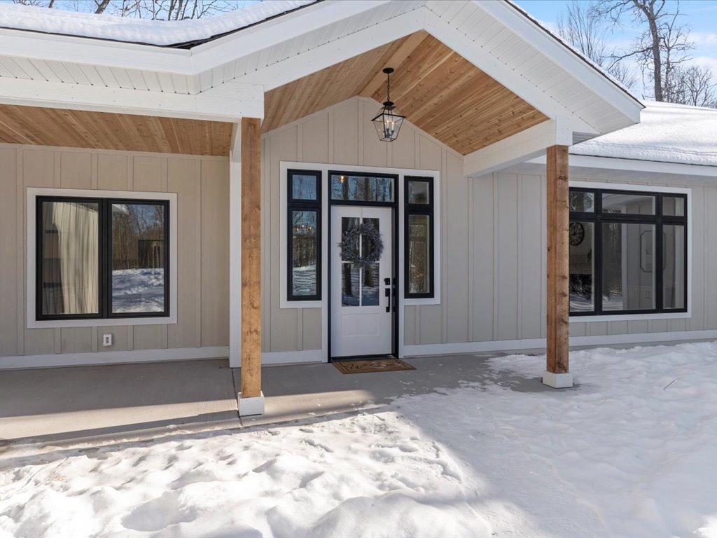 11821 Maplewood Dr, East Gull Lake, MN 56401