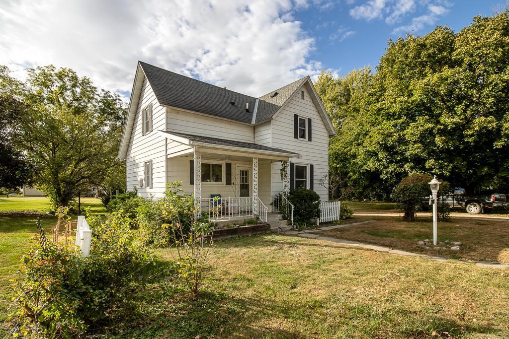 208 Dugan St S, Welcome, MN 56181