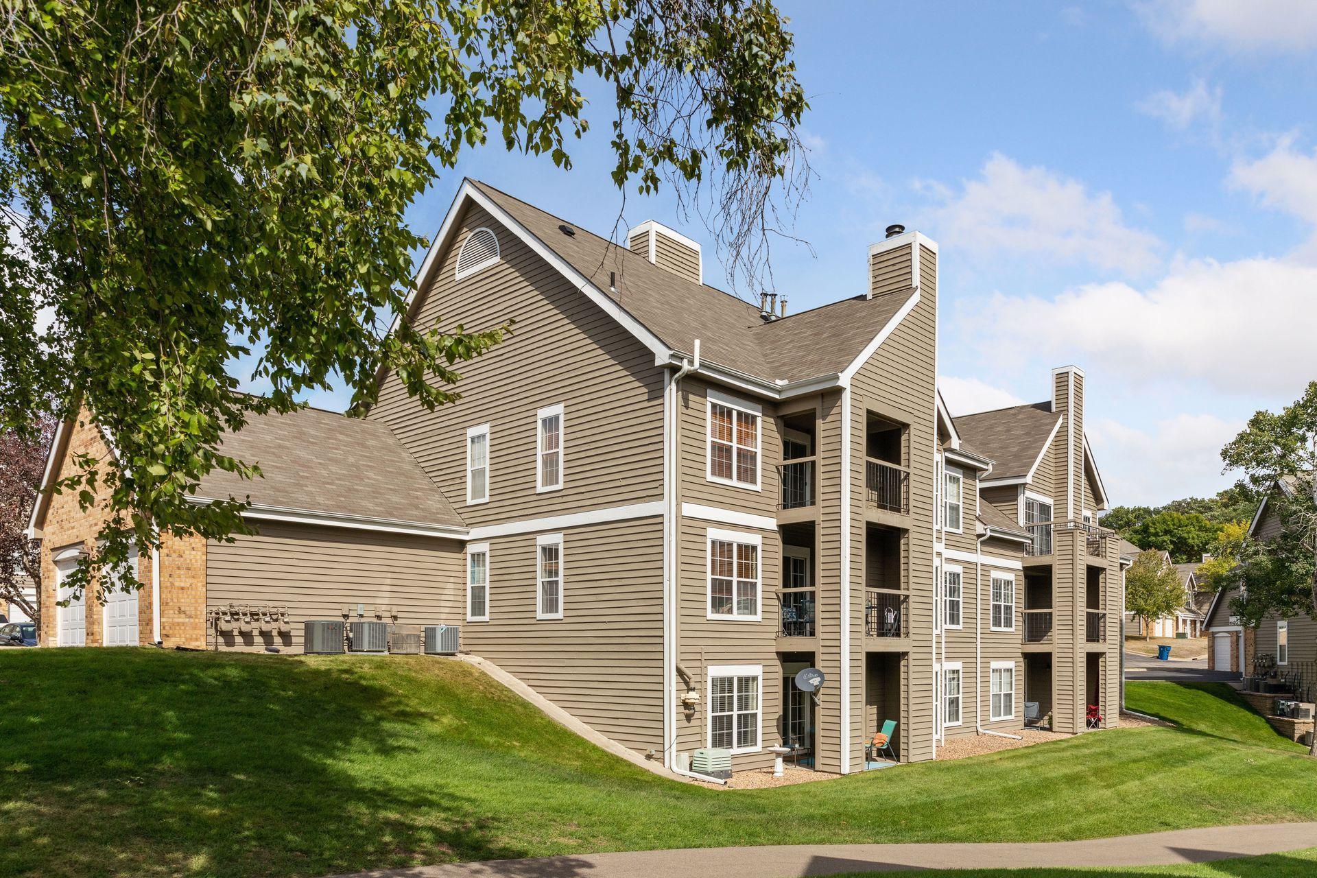 5998 Chasewood Pw #1, Minnetonka, MN 55343