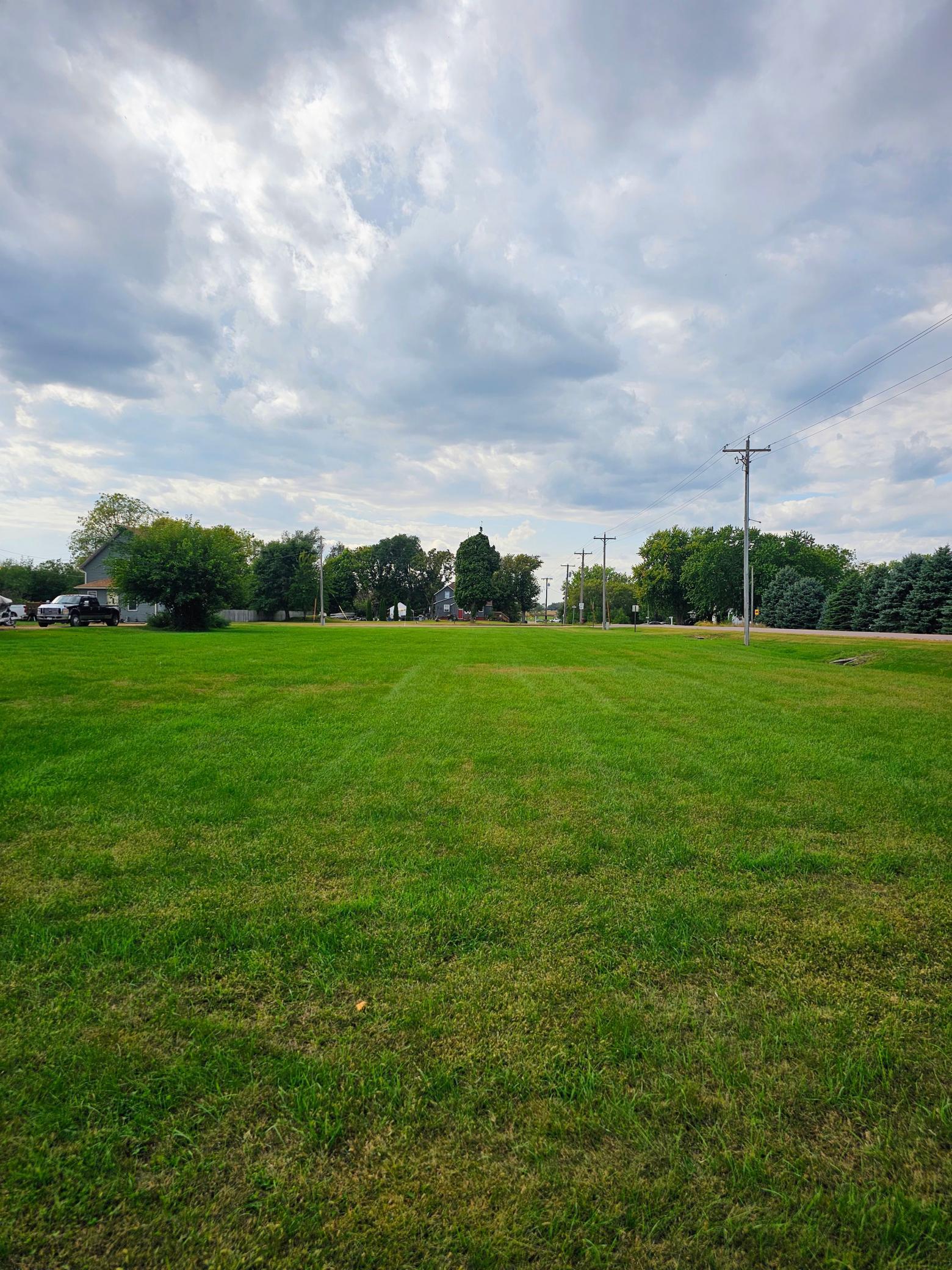 516 Dugan St N, Welcome, MN 56181