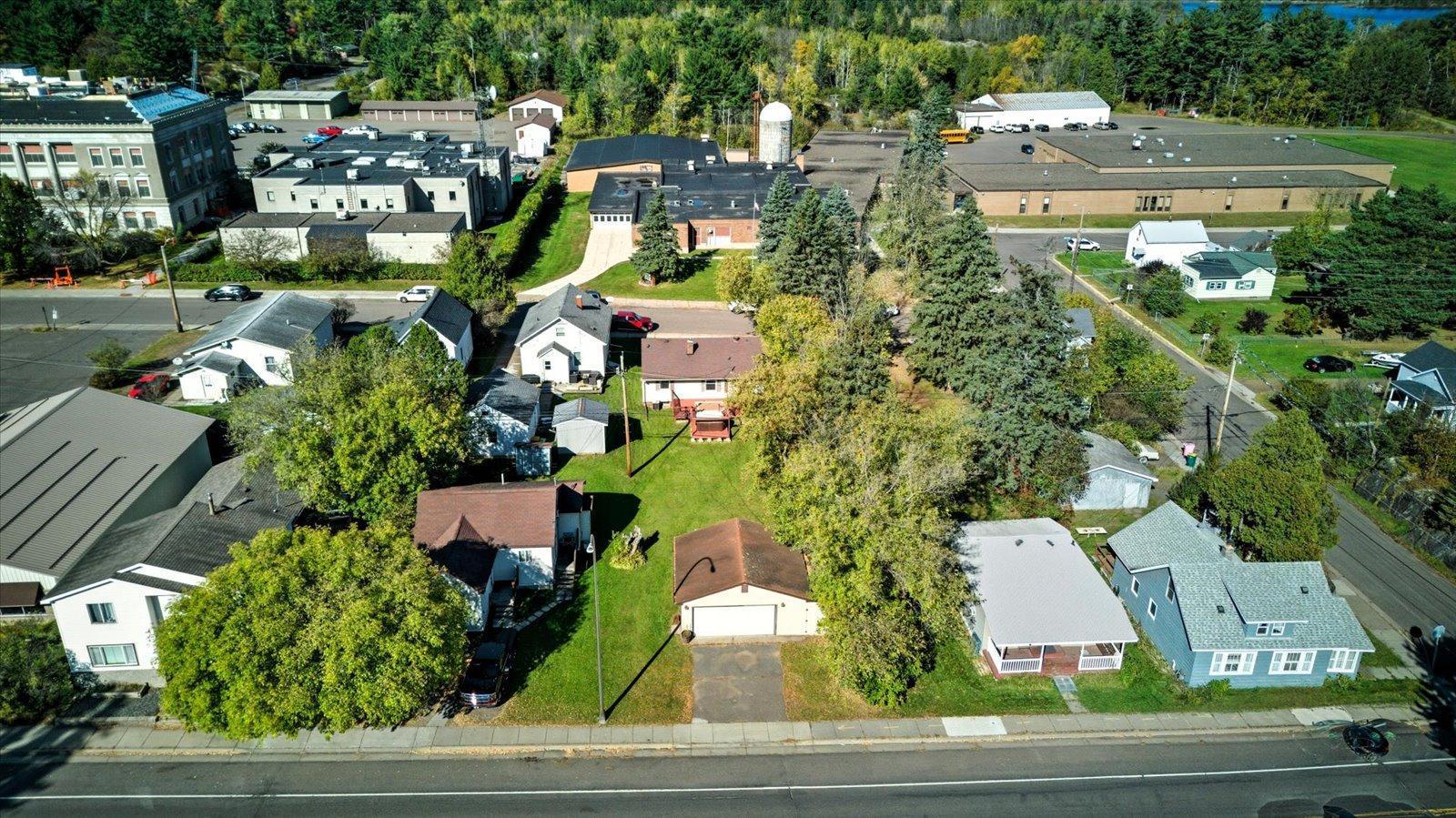 328 Walnut Ave, Carlton, MN 55718