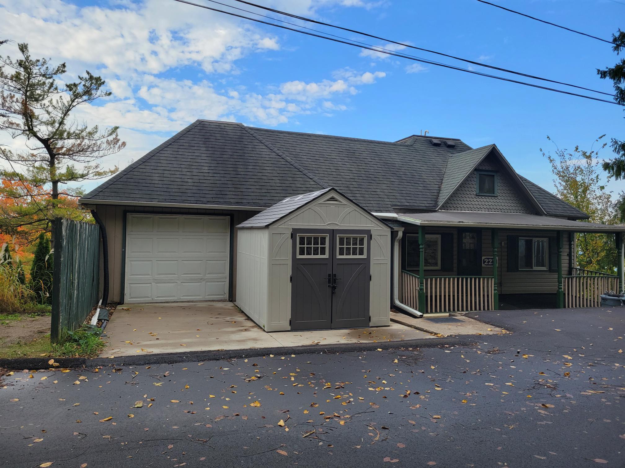 223 S Hill St, Fountain City, WI 54629