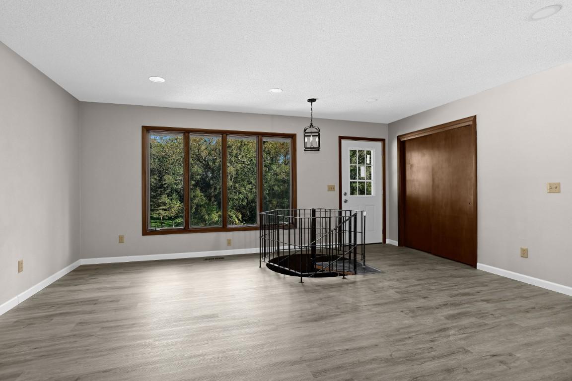 12384 Green Acres Dr, Caledonia, MN 55921