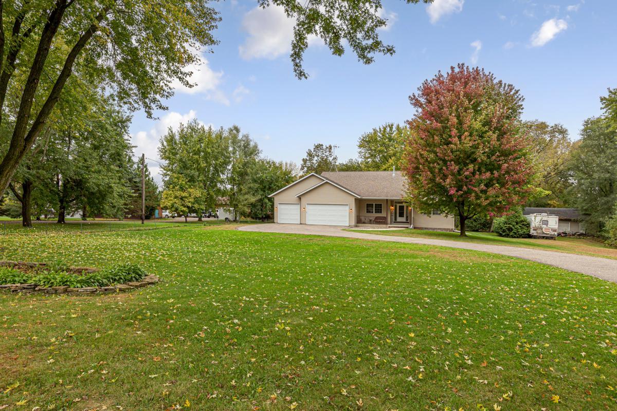 111 Sunrise Dr, Medford, MN 55049