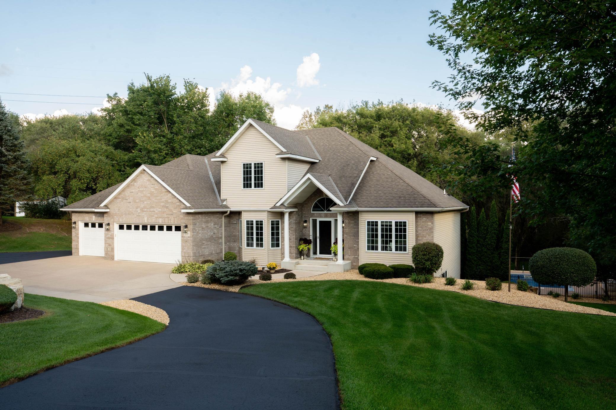 6720 Crackleberry Trl, Woodbury, MN 55129