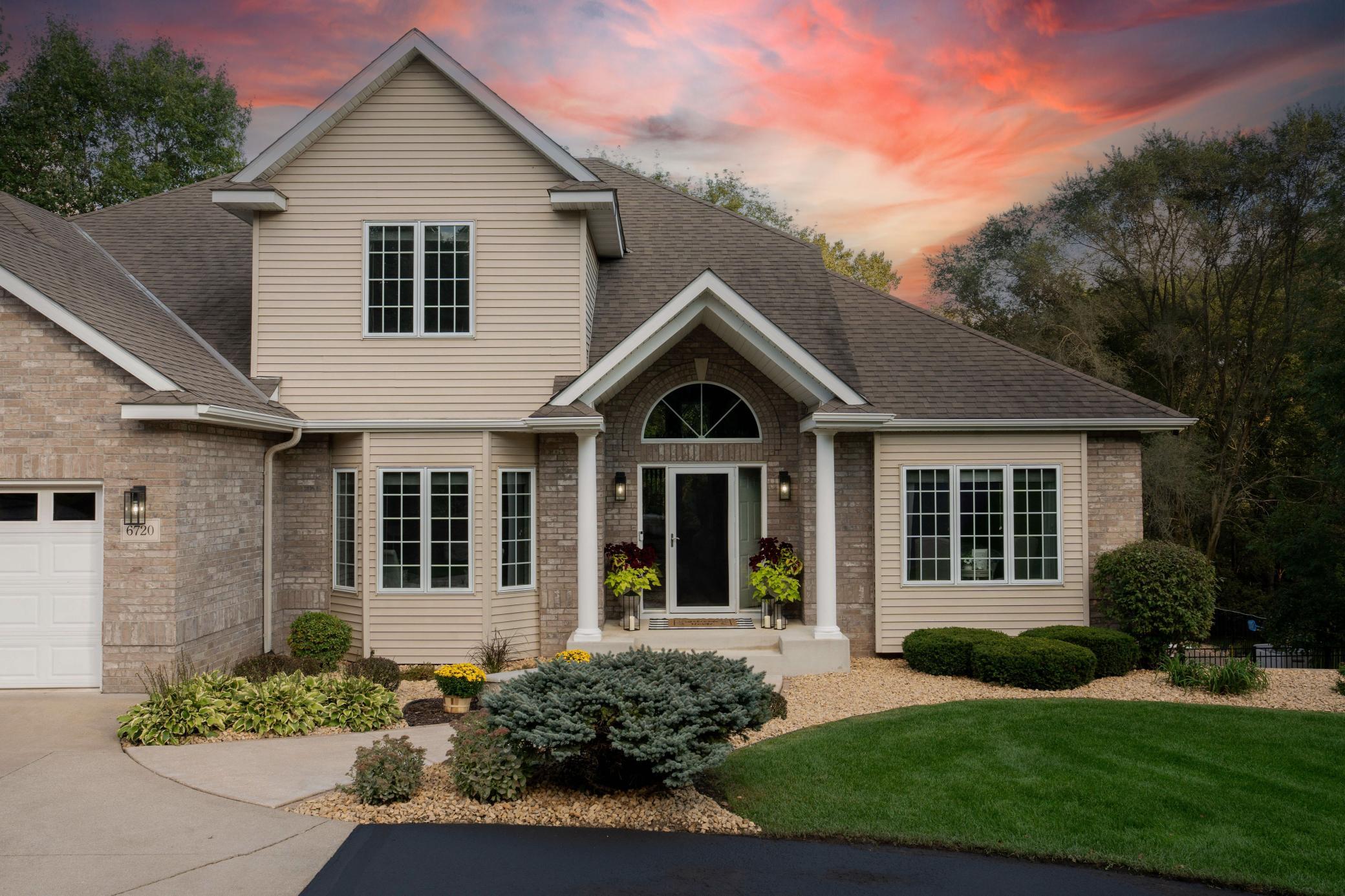 6720 Crackleberry Trl, Woodbury, MN 55129