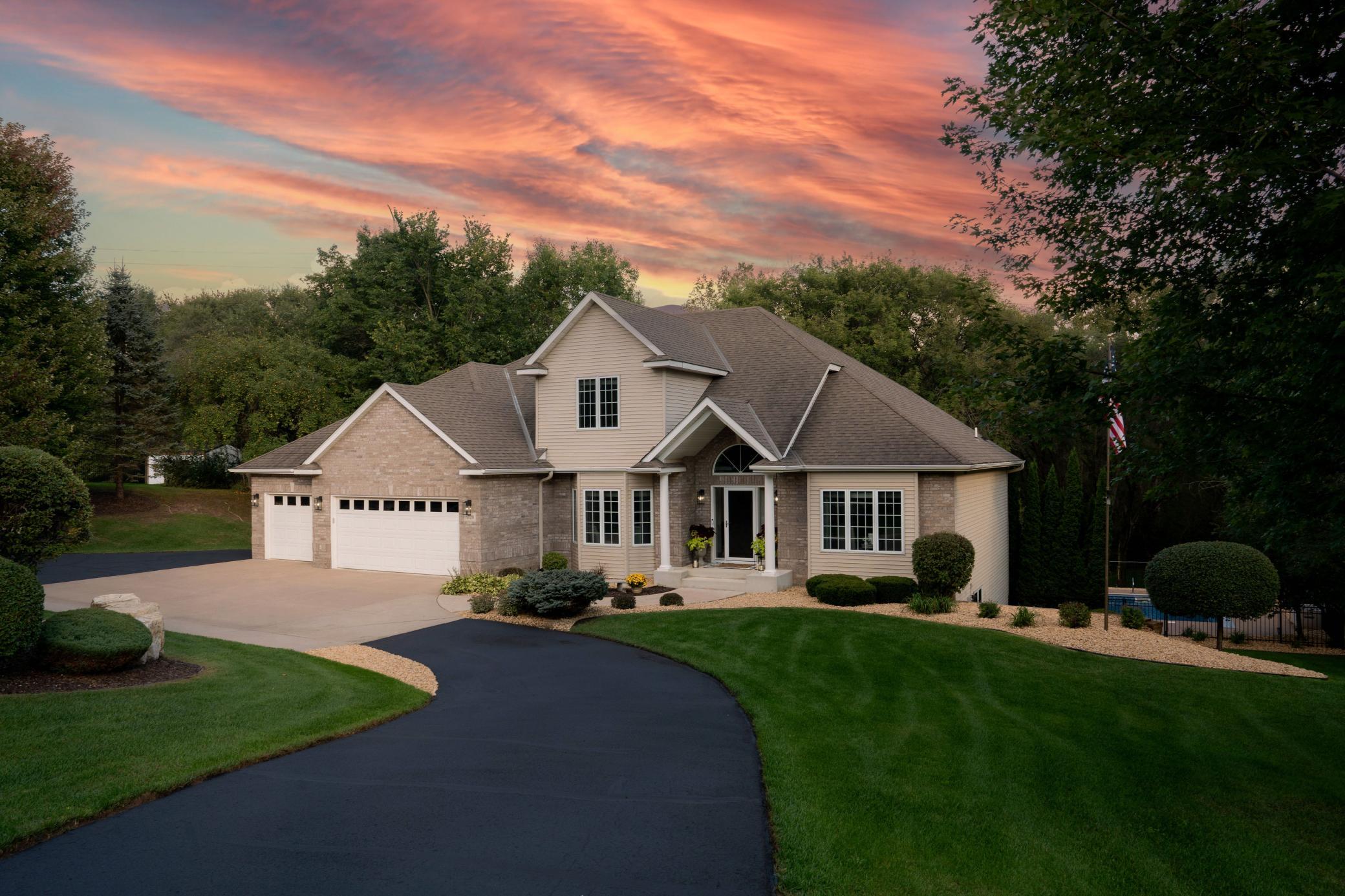 6720 Crackleberry Trl, Woodbury, MN 55129