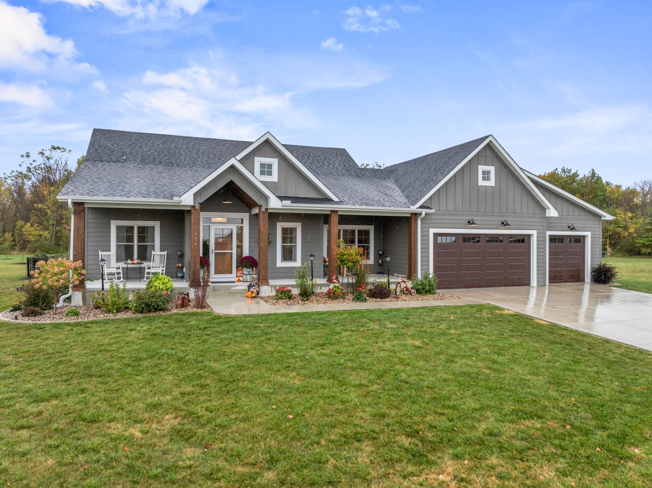 1009 Marion Ct NE, Montgomery, MN 56069