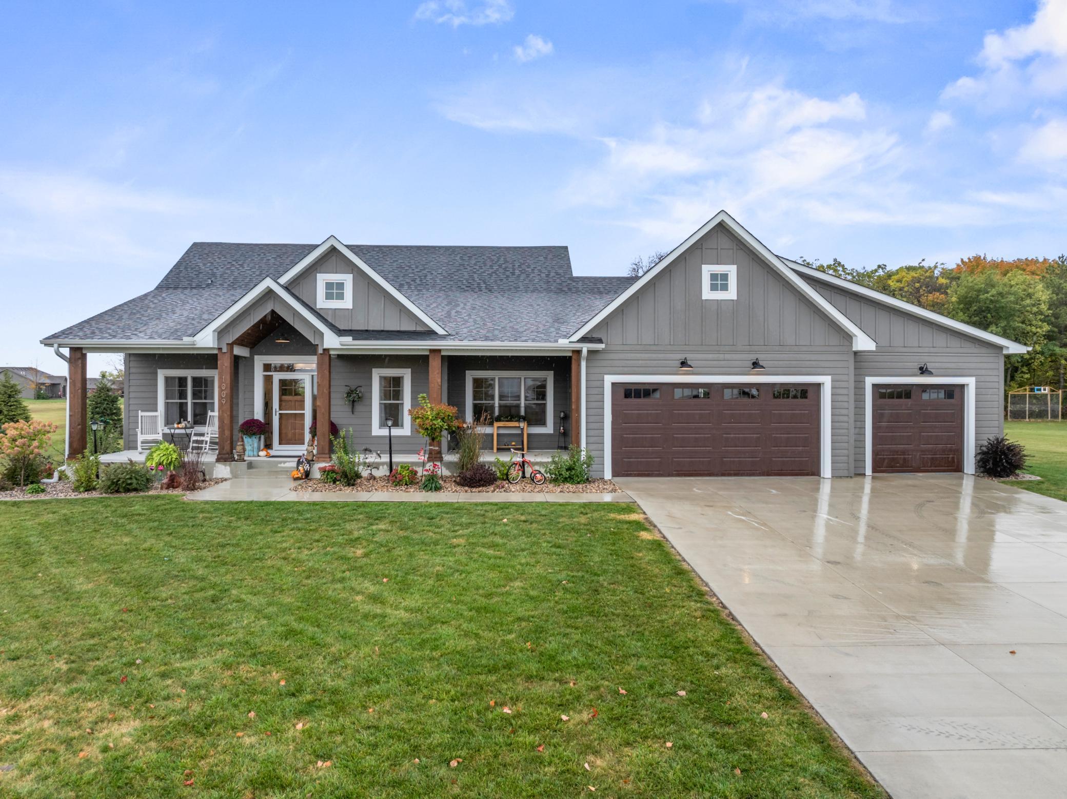 1009 Marion Ct NE, Montgomery, MN 56069