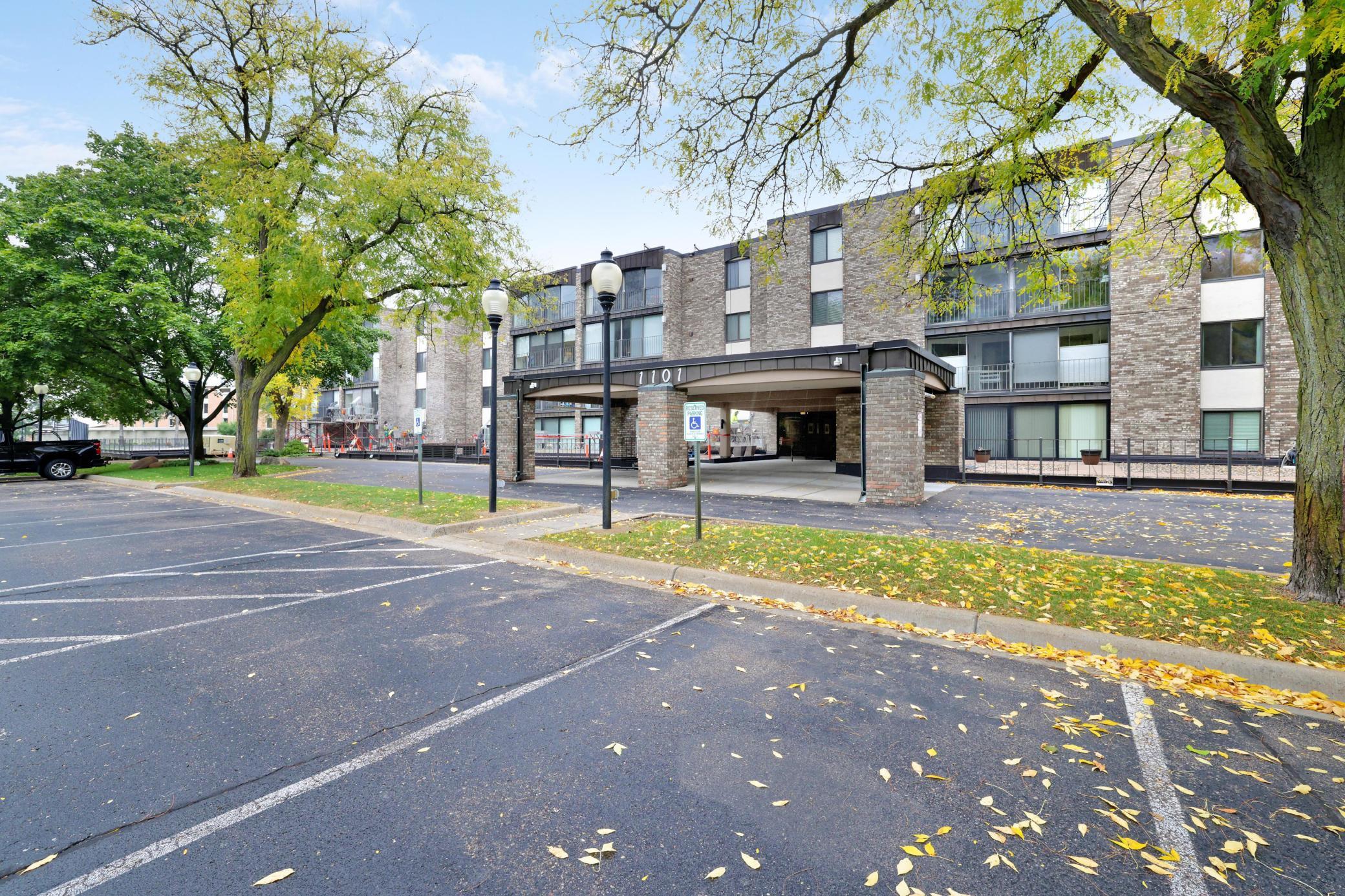 1101 Sibley Memorial Hw #303, Saint Paul, MN 55118