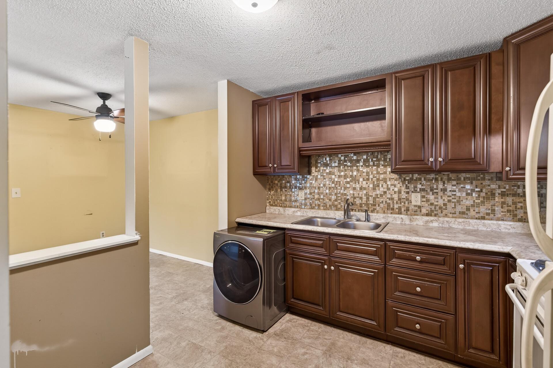 3915 Foss Rd #102, Saint Anthony, MN 55421