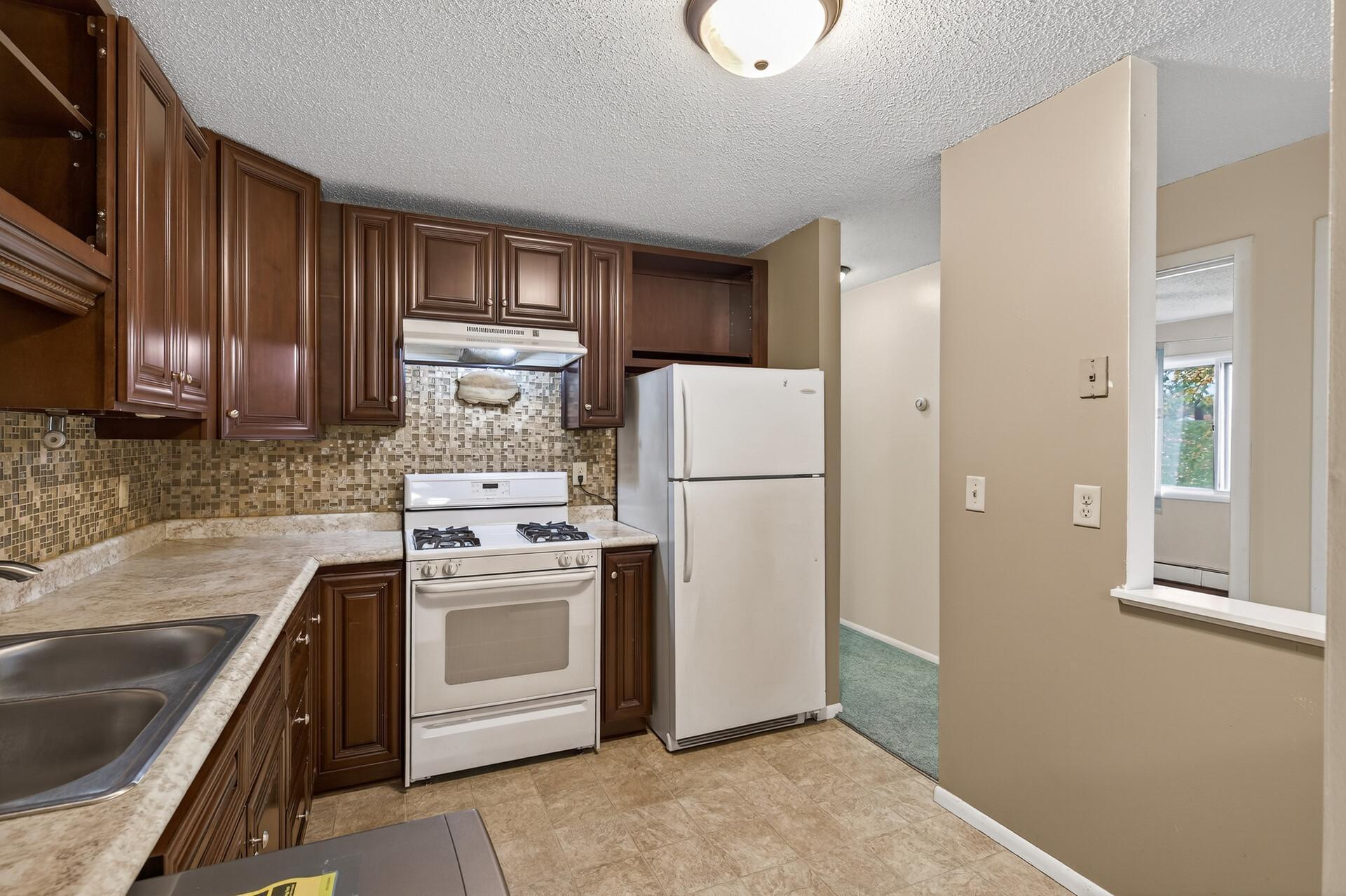 3915 Foss Rd #102, Saint Anthony, MN 55421