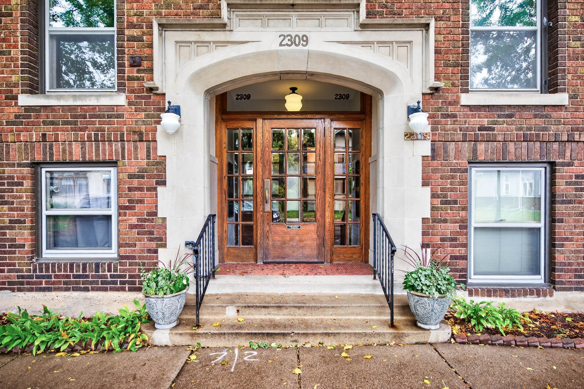 2309 Grand Ave S #23, Minneapolis, MN 55405