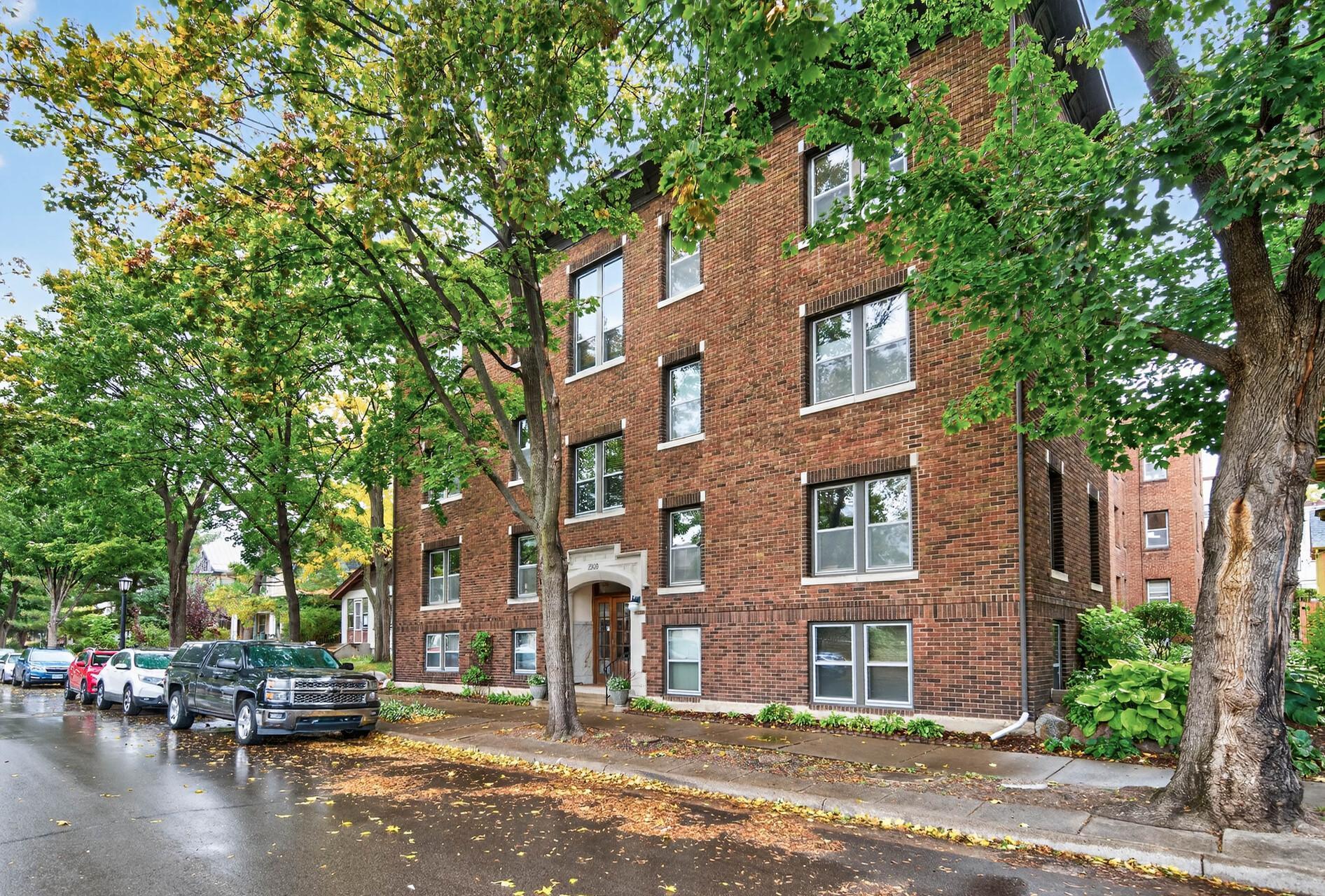 2309 Grand Ave S #23, Minneapolis, MN 55405